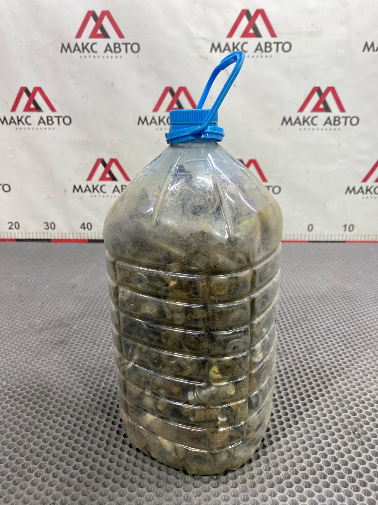 Б/У болты и гайки 5 литров, 800 рублей, Краснодар