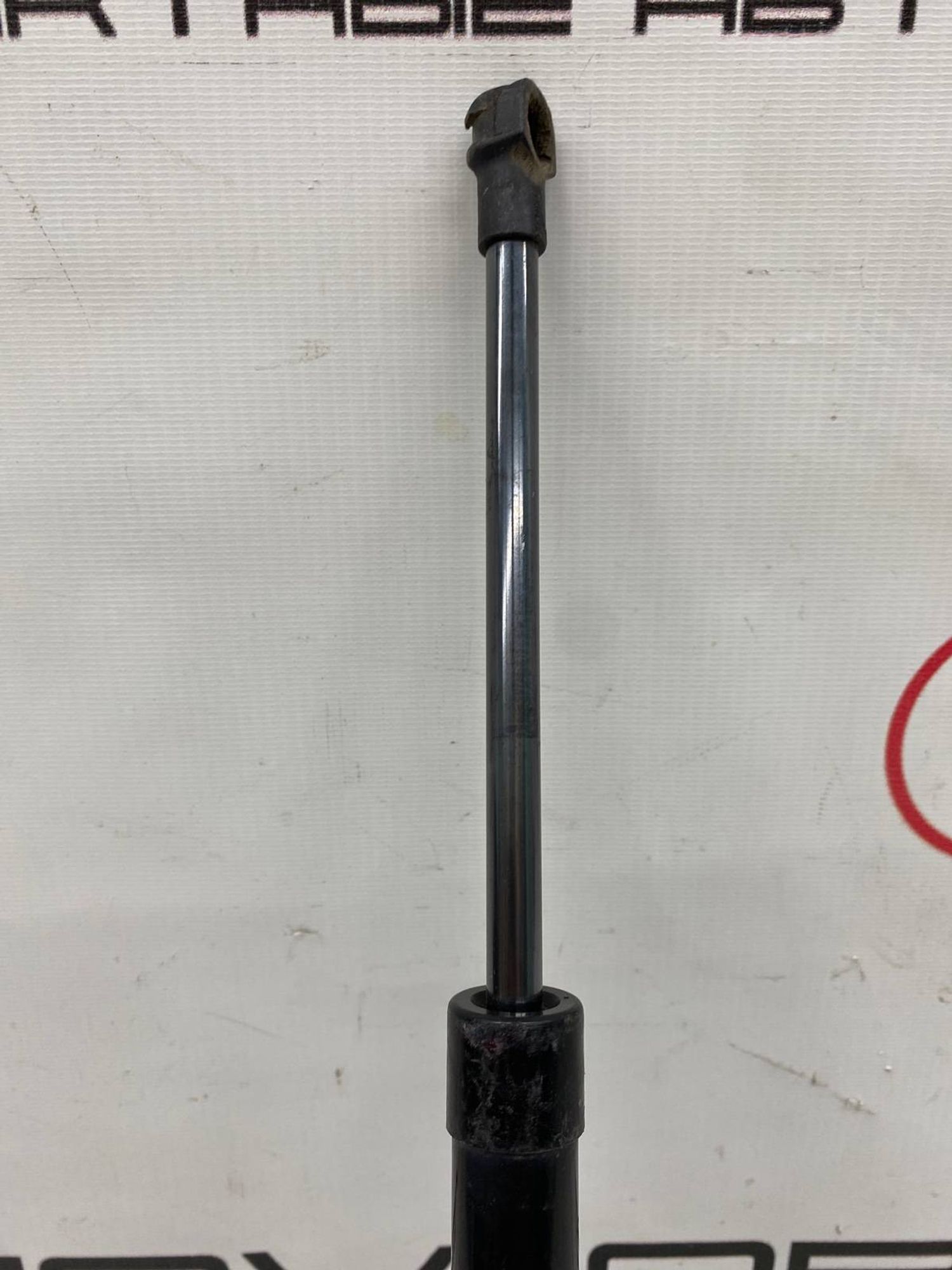 Б/У амортизатор багажника (газлифт, опора) задний, 800 рублей, Краснодар