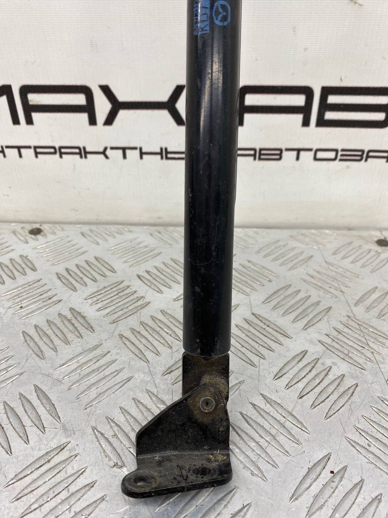 Б/У амортизатор багажника (газлифт, опора) задний, 800 рублей, Краснодар