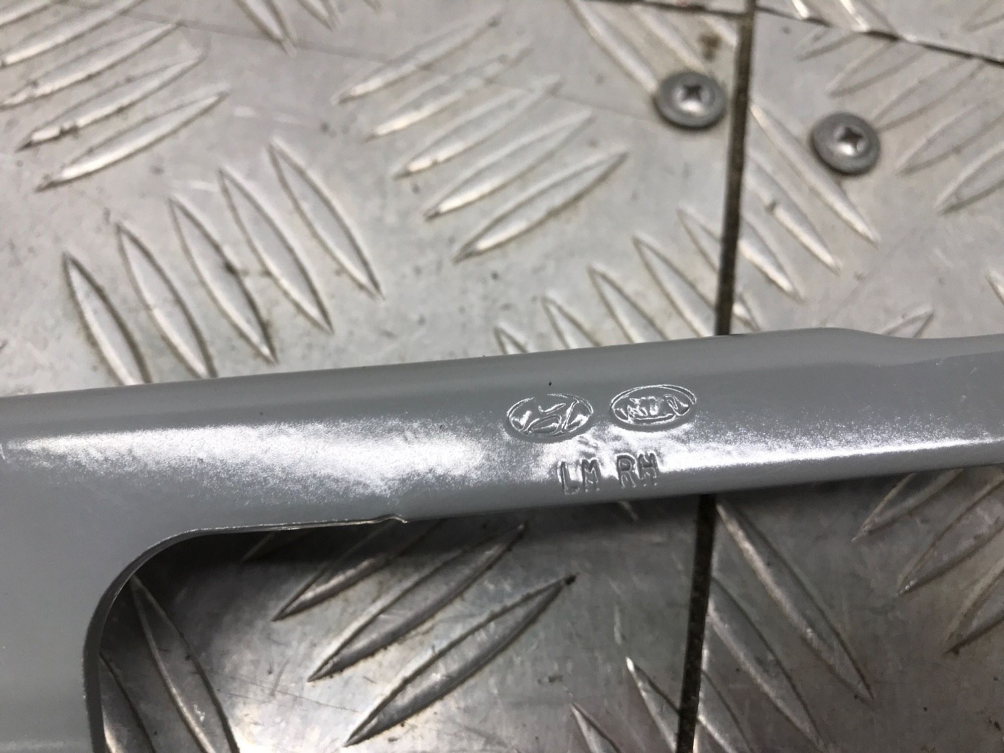 НОВАЯ  петля капота   правая Hyundai Ix35 LM 2009, 1990 рублей, Краснодар