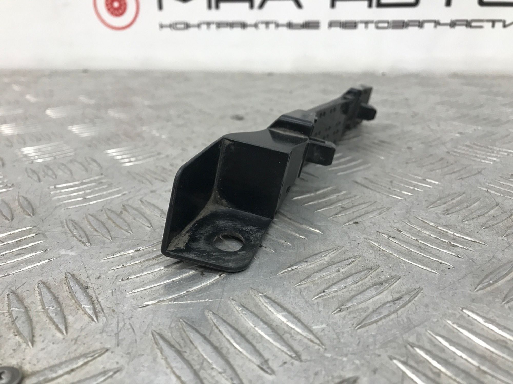 Б/У крепление бампера (кронштейн) передний правый, 440 рублей, Краснодар