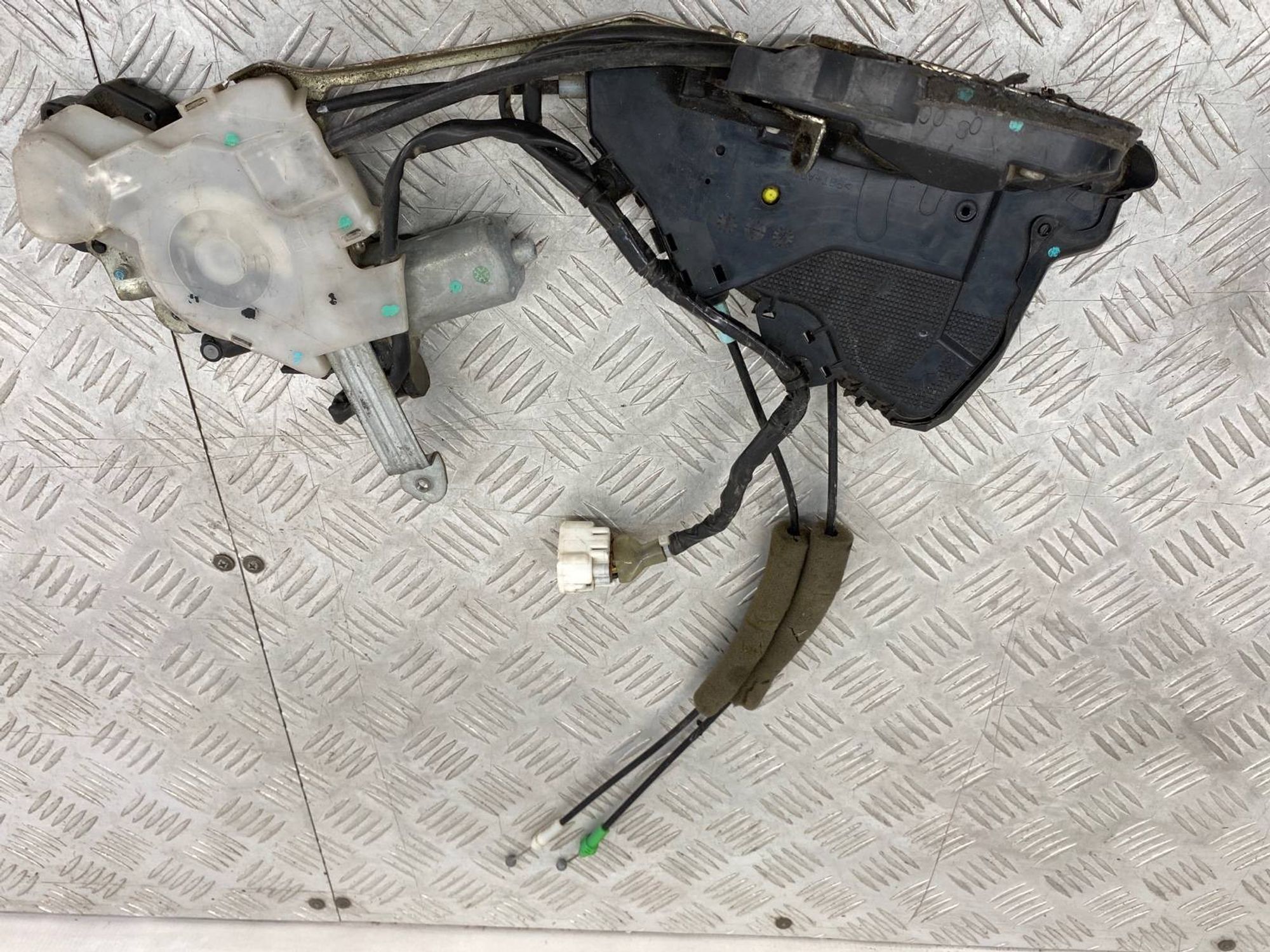 Б/У Замок двери передний правый Lexus Ls460 USF40 2010, 3990 рублей, Краснодар