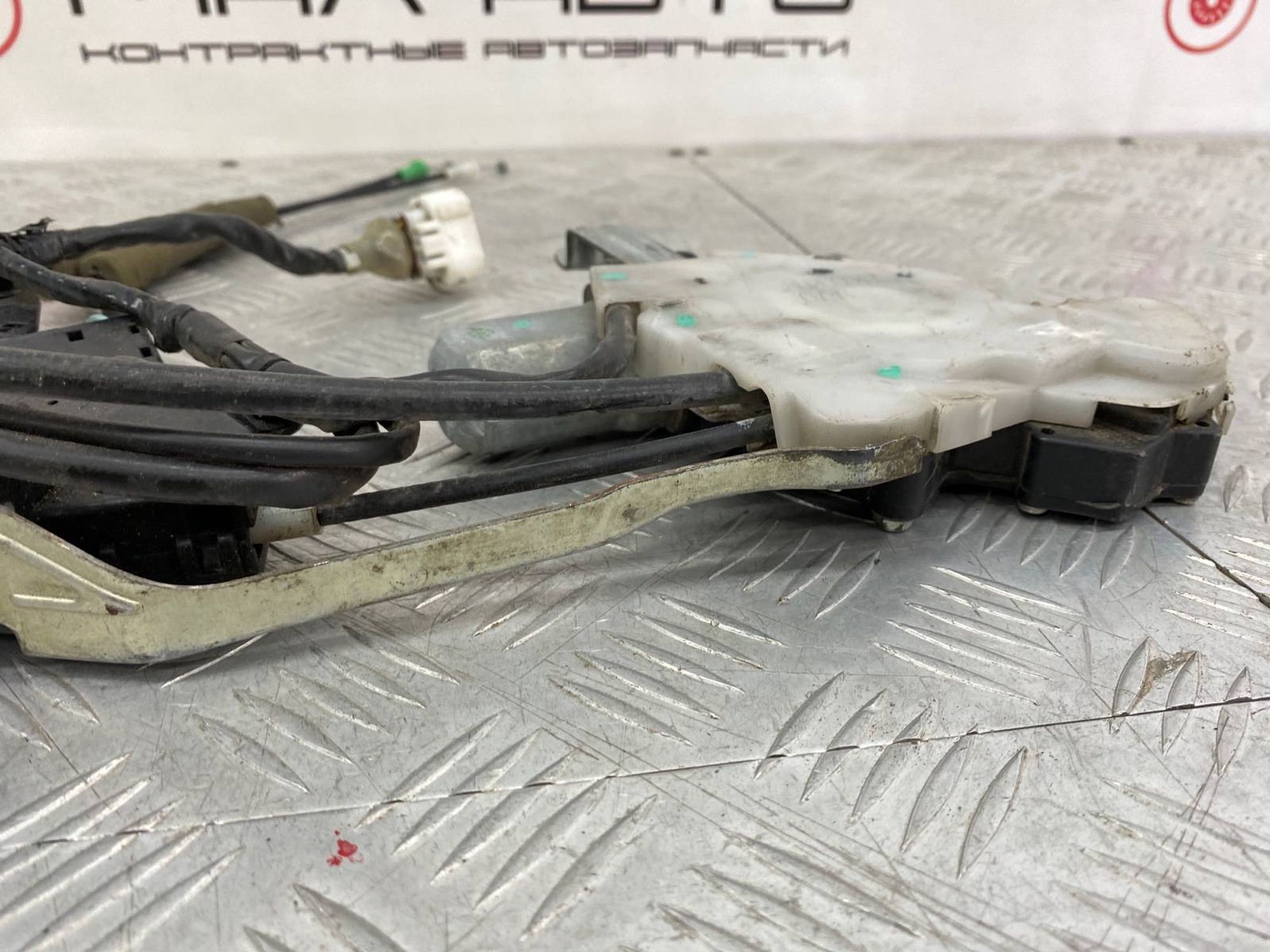 Б/У Замок двери передний правый Lexus Ls460 USF40 2010, 3990 рублей, Краснодар