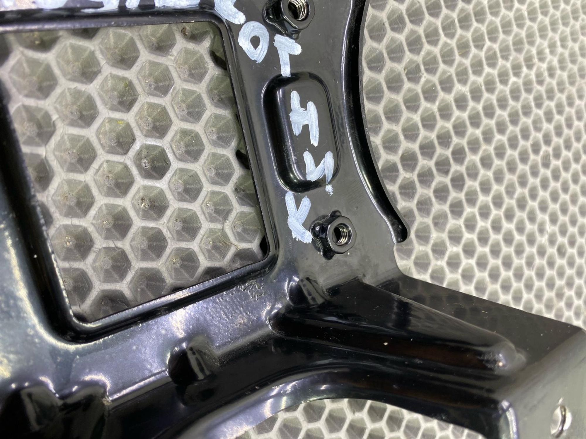 Б/У Крепление подлокотника Chery Arrizo 8 M1E 2023, 990 рублей, Краснодар