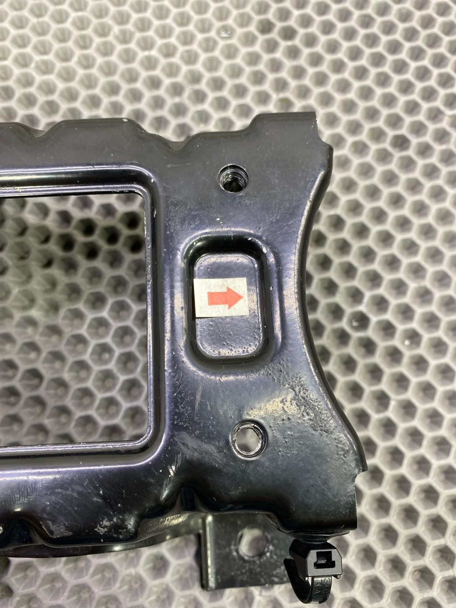 Б/У Крепление подлокотника Chery Arrizo 8 M1E 2023, 990 рублей, Краснодар