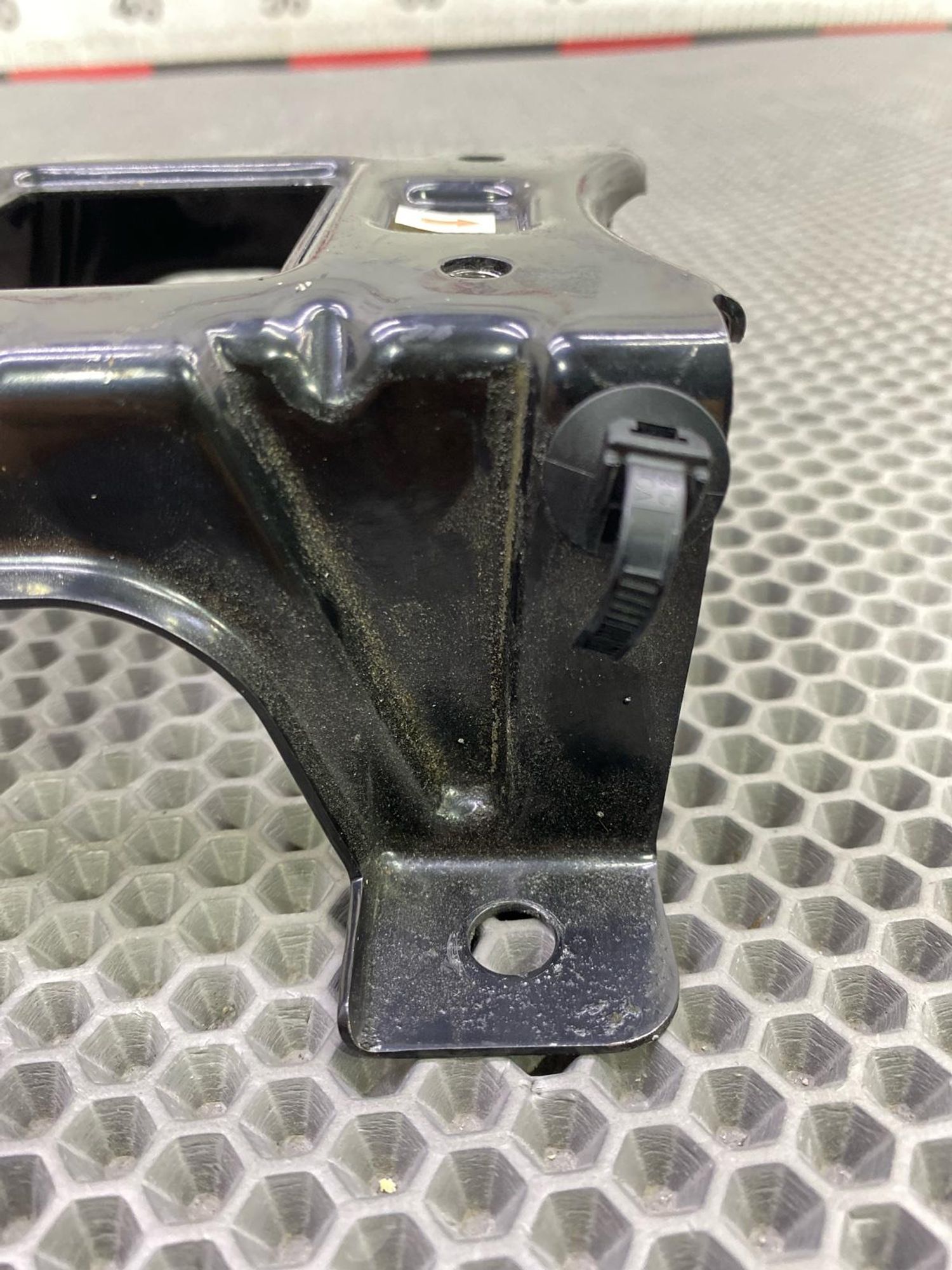 Б/У Крепление подлокотника Chery Arrizo 8 M1E 2023, 990 рублей, Краснодар