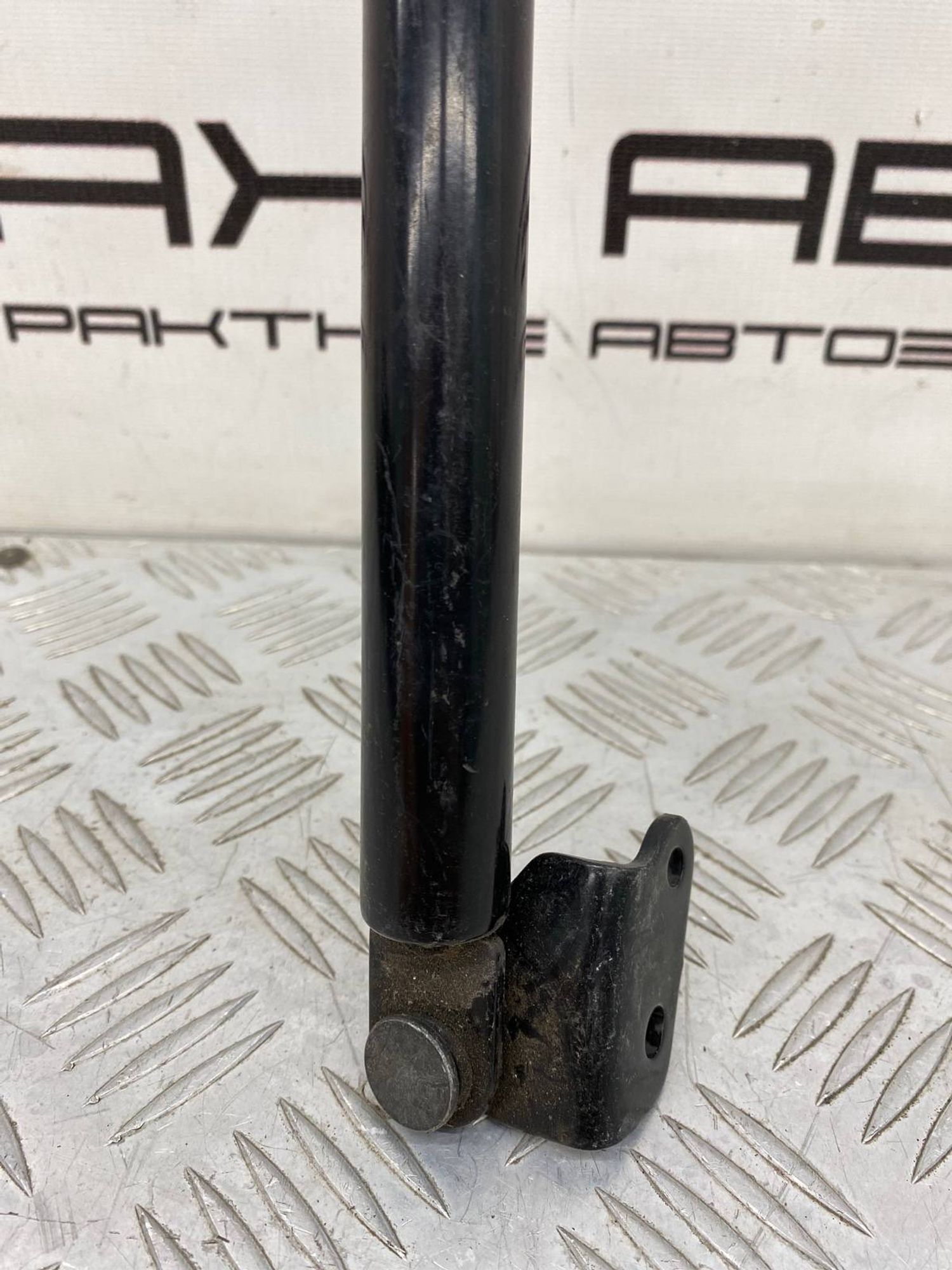 Б/У амортизатор багажника (газлифт, опора) задний, 800 рублей, Краснодар