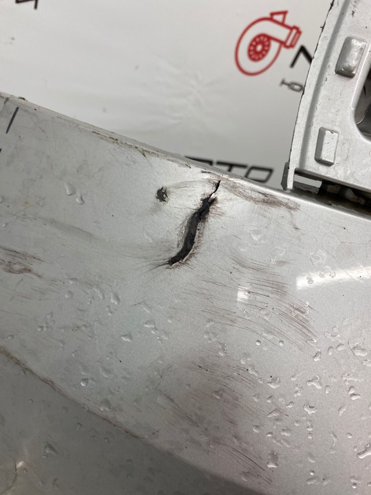 Б/У Бампер задний Skoda Yeti 5L6 2009 С ДЕФЕКТОМ ПОД ПОКРАСКУ, 3990 рублей, Краснодар