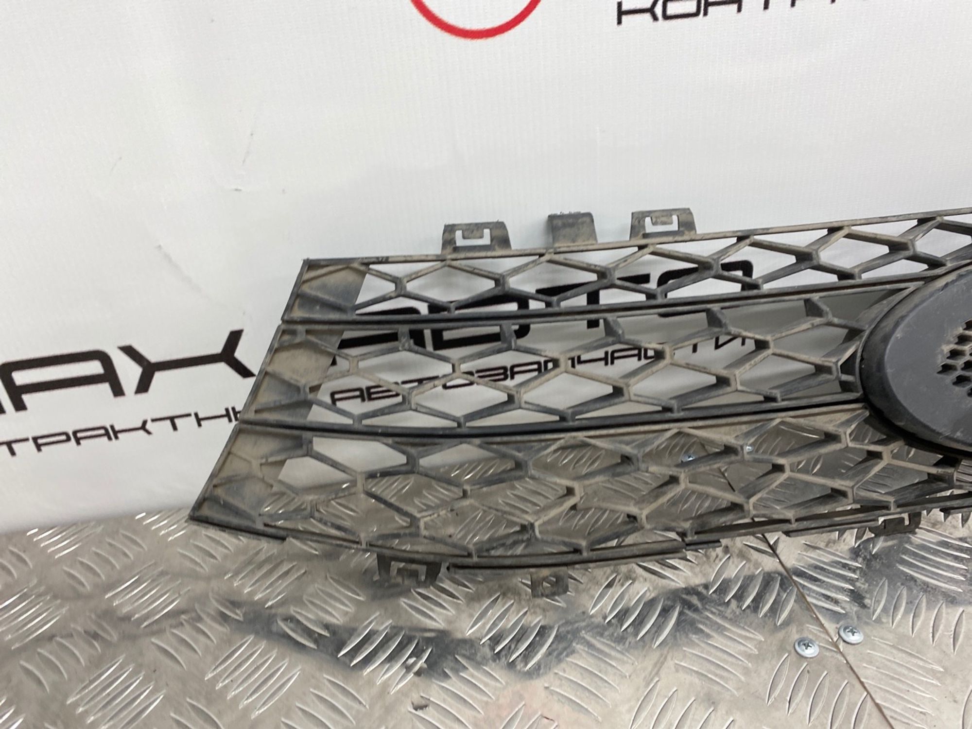 Б/У решетка радиатора передний Lada Vesta 2180 С ДЕФЕКТОМ, 399 рублей, Краснодар