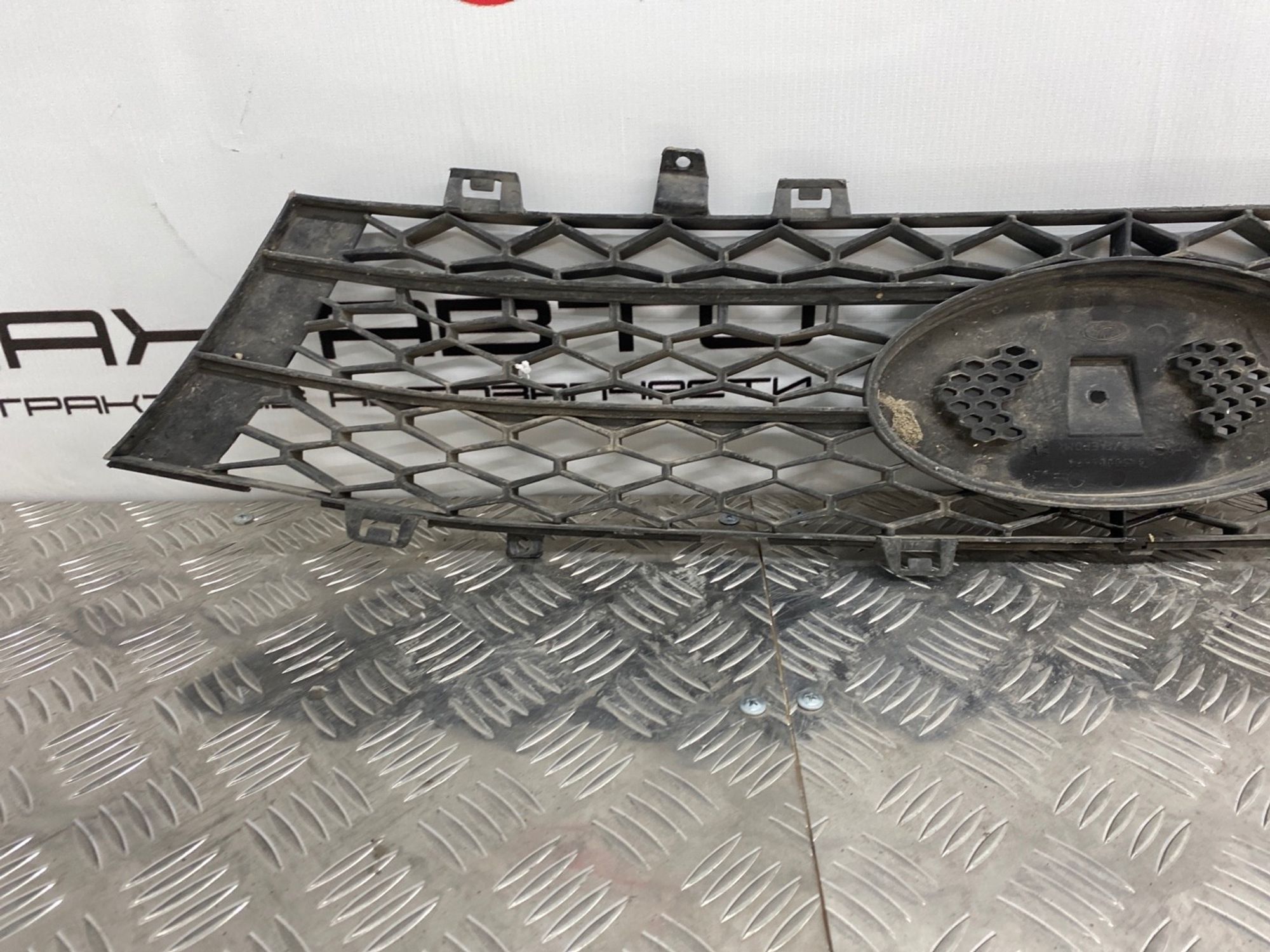 Б/У решетка радиатора передний Lada Vesta 2180 С ДЕФЕКТОМ, 399 рублей, Краснодар