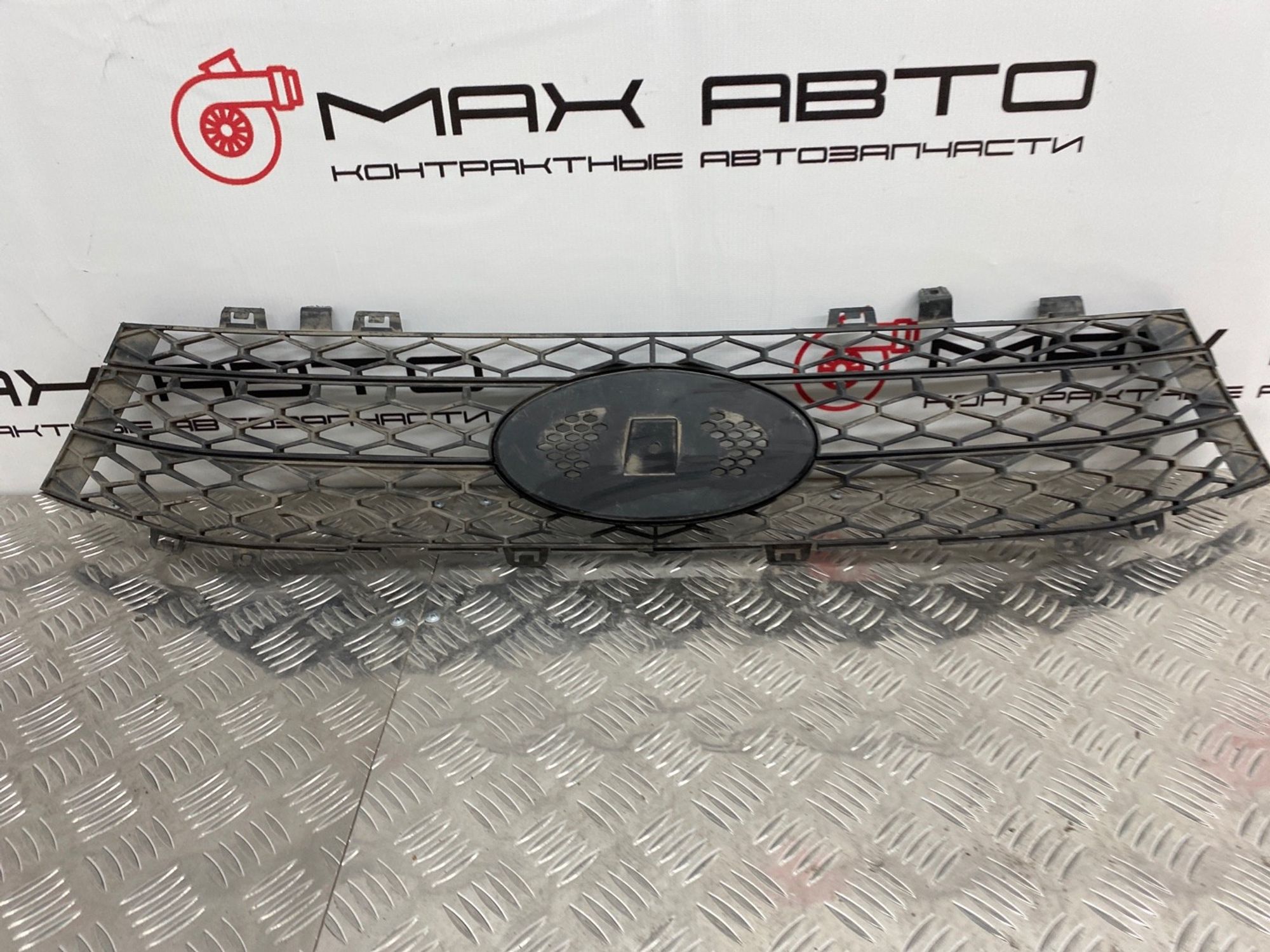 Б/У решетка радиатора передний Lada Vesta 2180 С ДЕФЕКТОМ, 399 рублей, Краснодар