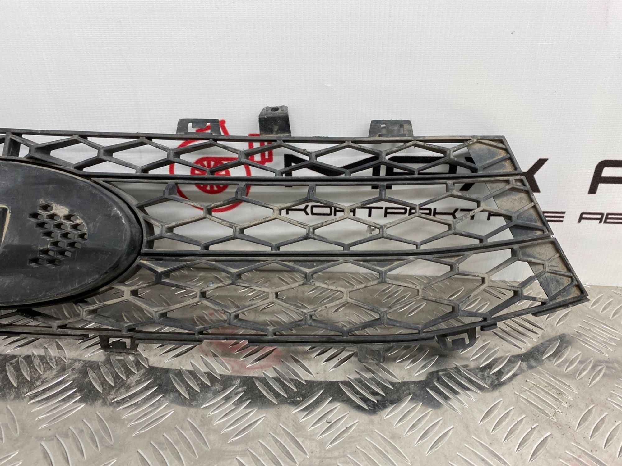 Б/У решетка радиатора передний Lada Vesta 2180 С ДЕФЕКТОМ, 399 рублей, Краснодар