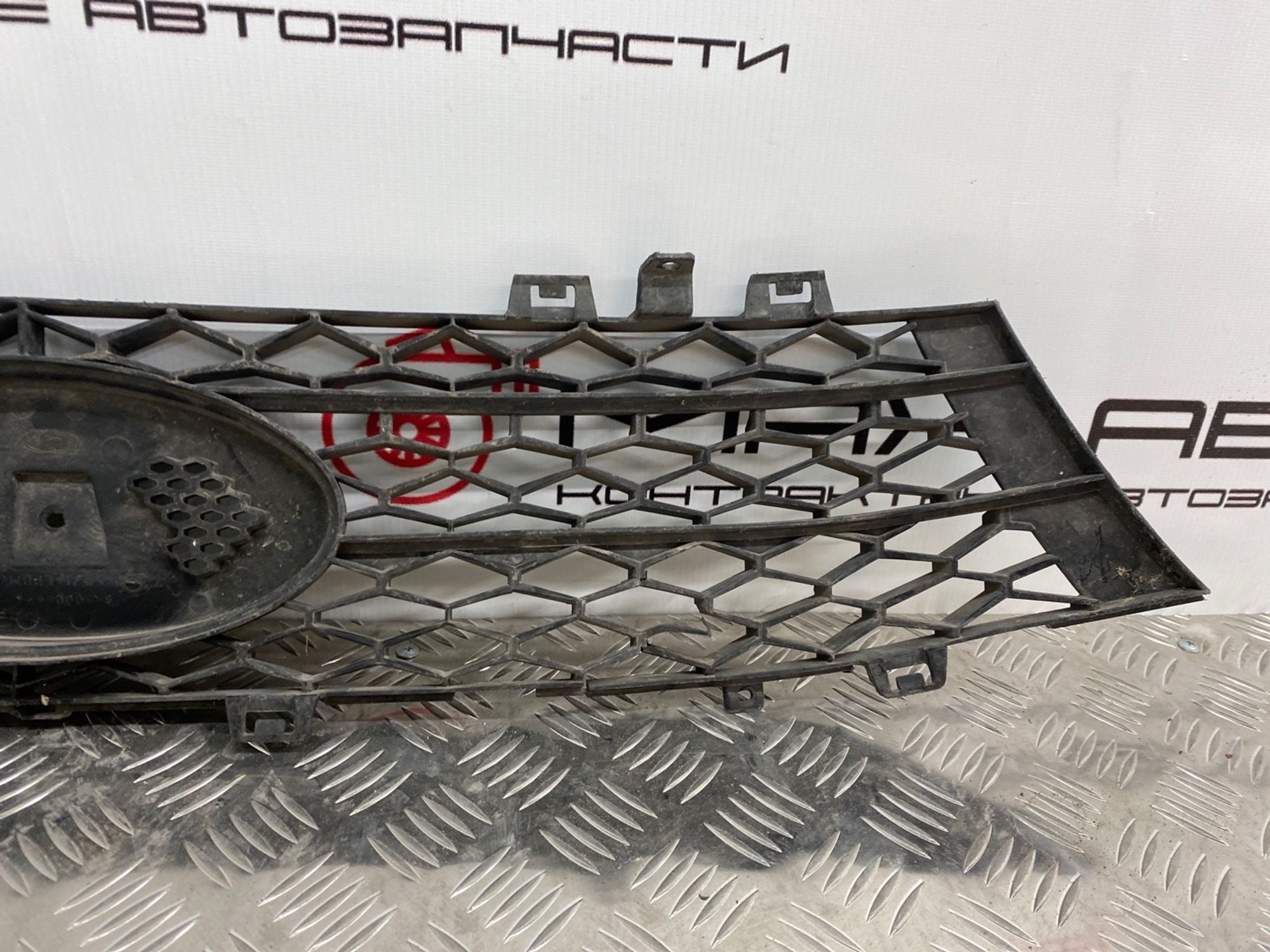 Б/У решетка радиатора передний Lada Vesta 2180 С ДЕФЕКТОМ, 399 рублей, Краснодар