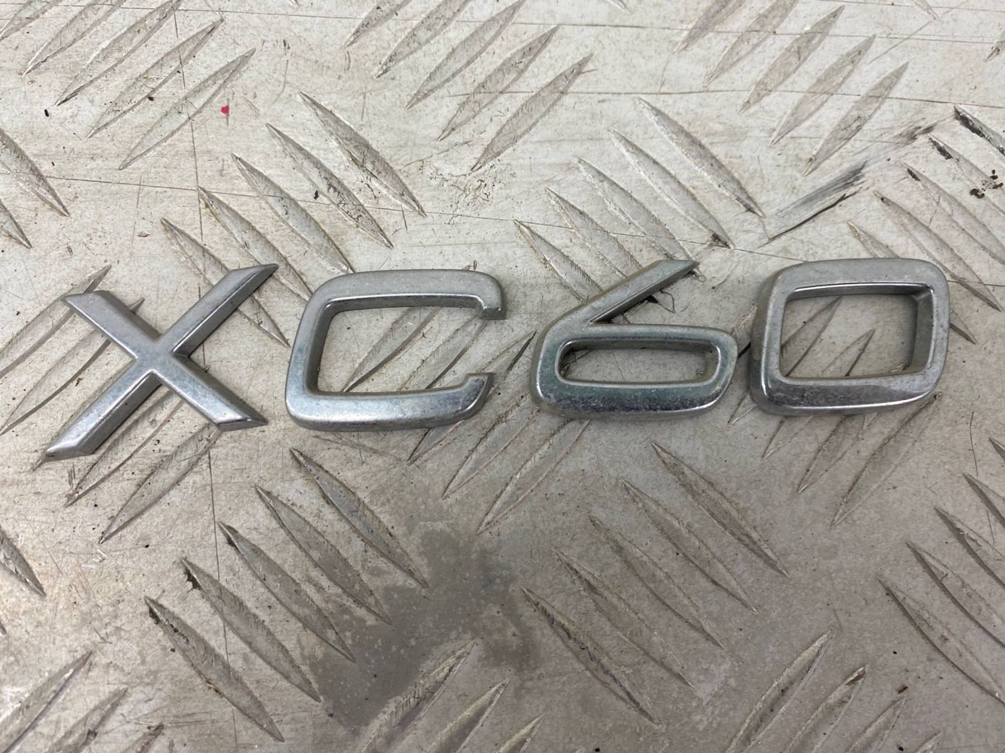 Б/У эмблема ( шильдик, значок ) задний Volvo Xc60, 1200 рублей, Краснодар