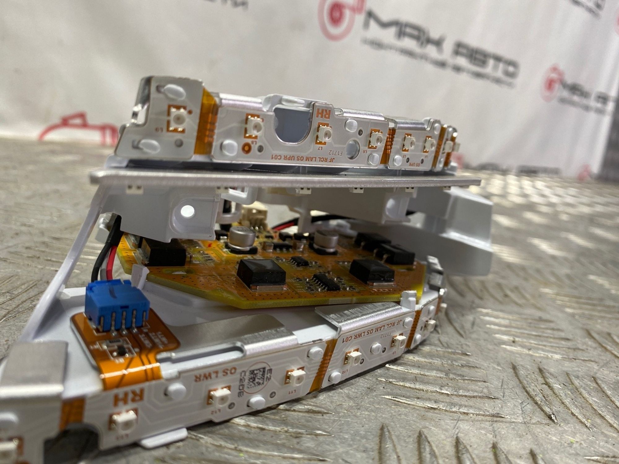 Б/У отражатель фары с диодом Kia Optima JF 2016, 990 рублей, Краснодар