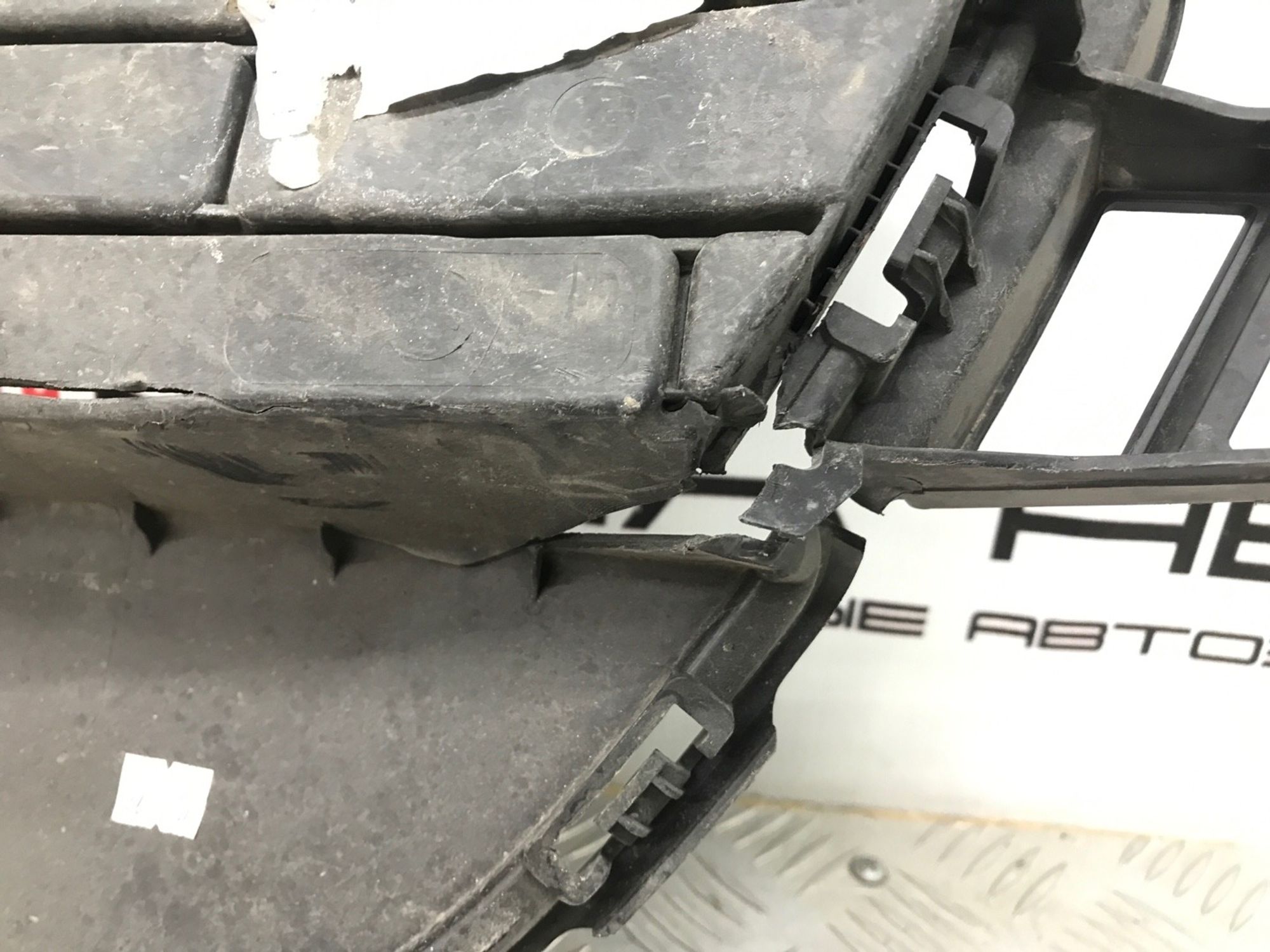 Б/У решетка бампера ( радиатора ) передний Kia Rio, 790 рублей, Краснодар