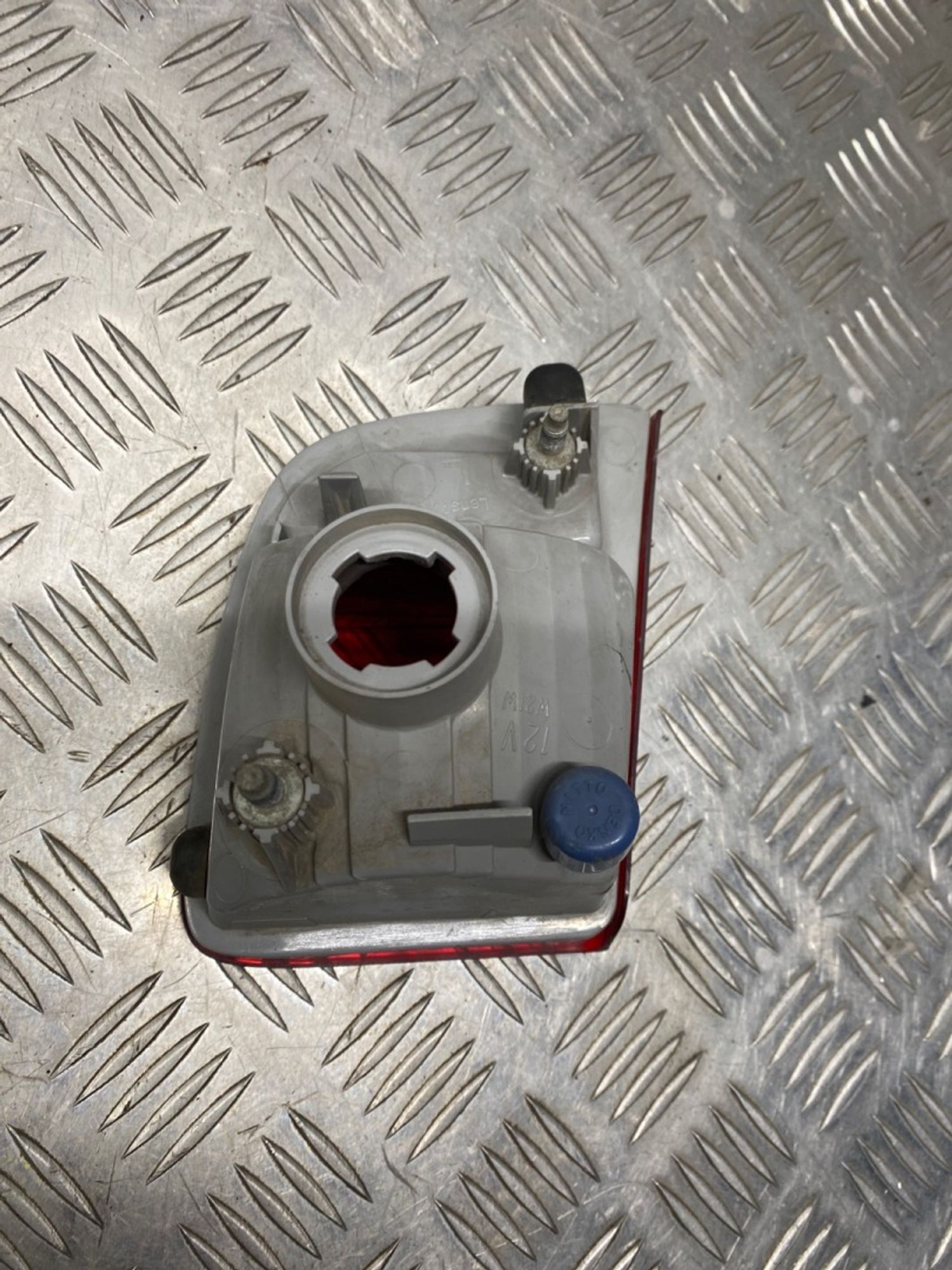 Б/У фонарь заднего бампера левый  Toyota Land Cruiser GRJ200 2015, 1290 рублей, Краснодар