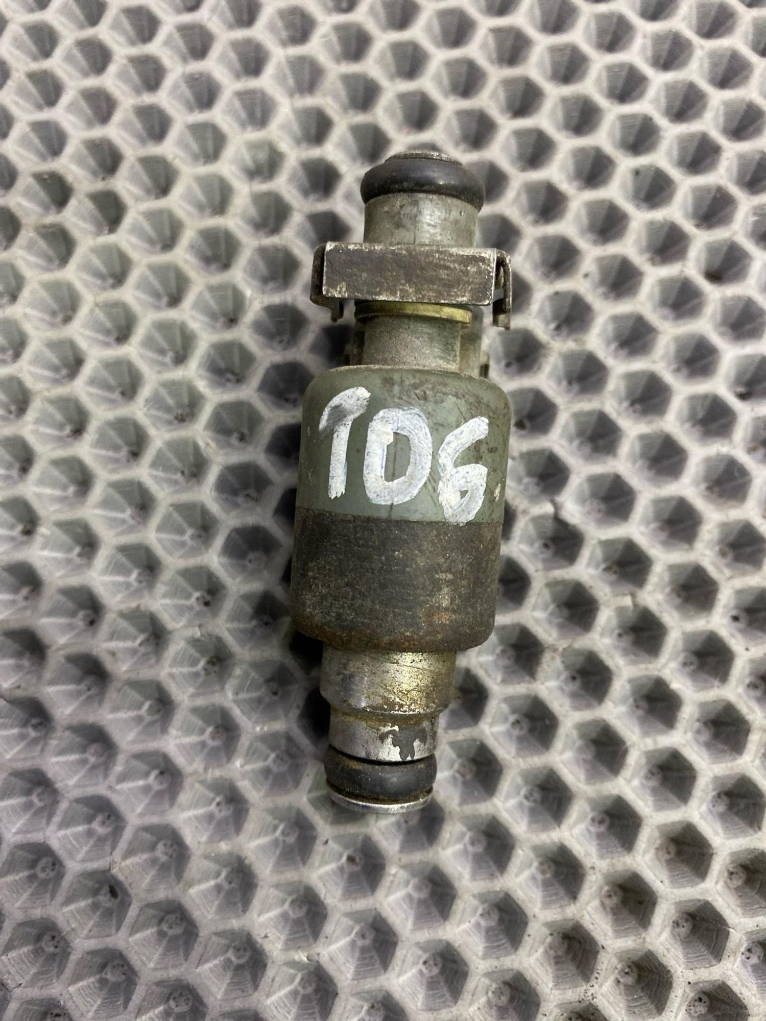 Б/У топливная форсунка Opel Vectra B X16XEL, 990 рублей, Краснодар