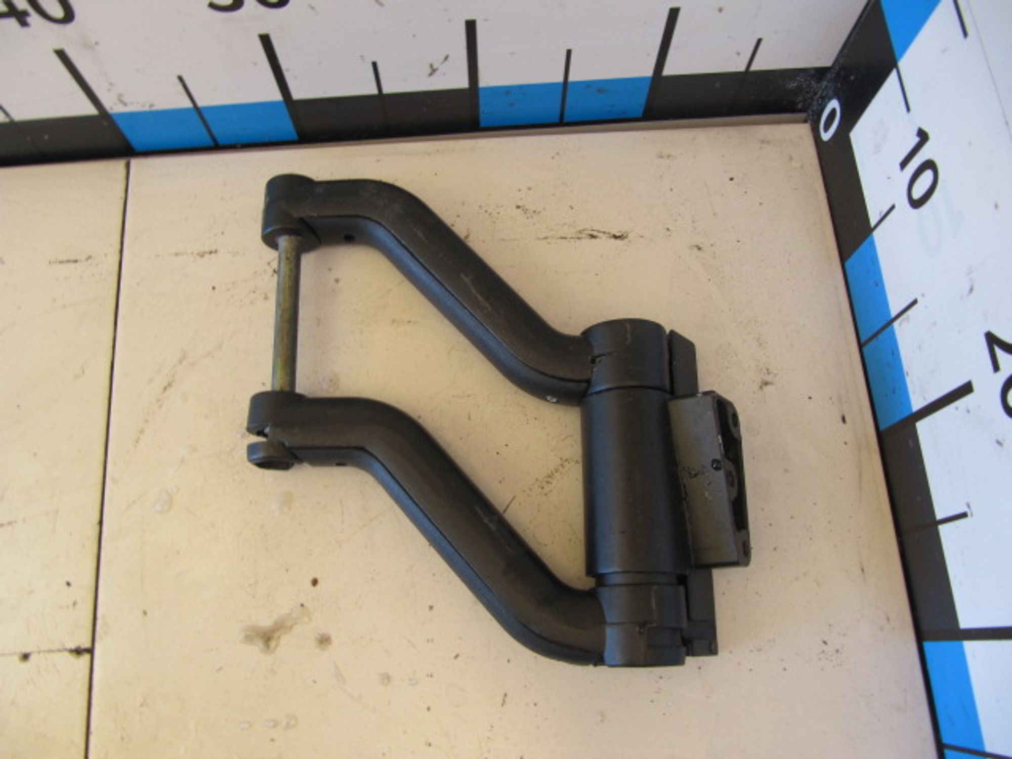 https://ycs.partsauto.market/partsauto-images/thmbs/c965f73e3dc116a3de96fdbb0ec9ca2a/c4932a6304a8247020e3cc1235671776/32374d9555f97d485f804451269072b8.jpg
