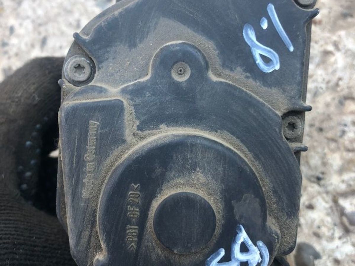 https://ycs.partsauto.market/partsauto-images/thmbs/d39490ea3ea4bc21b870470ef3e537ec/72bc01b8fba2c683c65066400353745c/0f65de0e8444c97c248303dff6bf50db.jpg