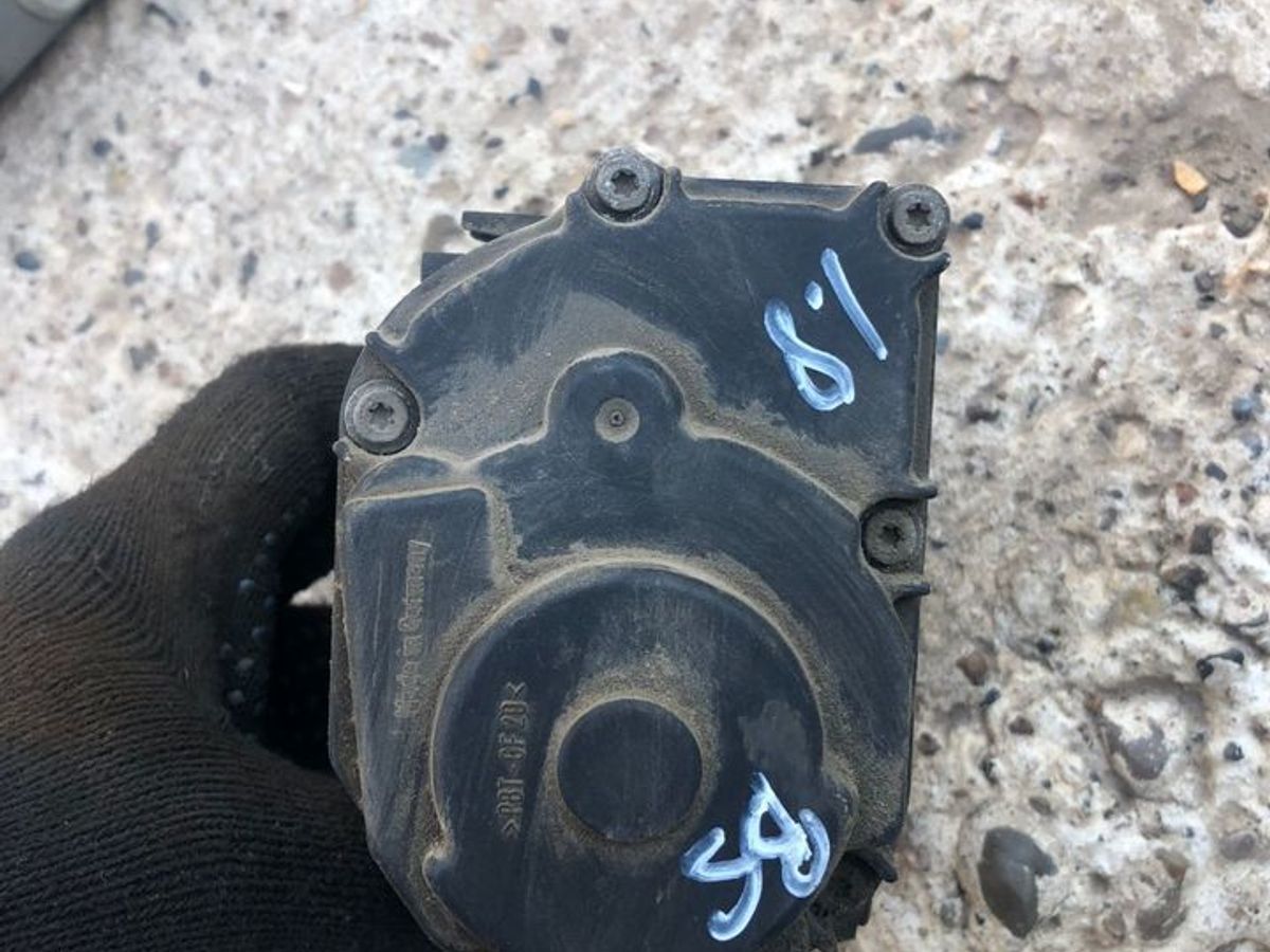 https://ycs.partsauto.market/partsauto-images/thmbs/d39490ea3ea4bc21b870470ef3e537ec/72bc01b8fba2c683c65066400353745c/6b050aca2cb6713ac5fb182ad9e4d516.jpg