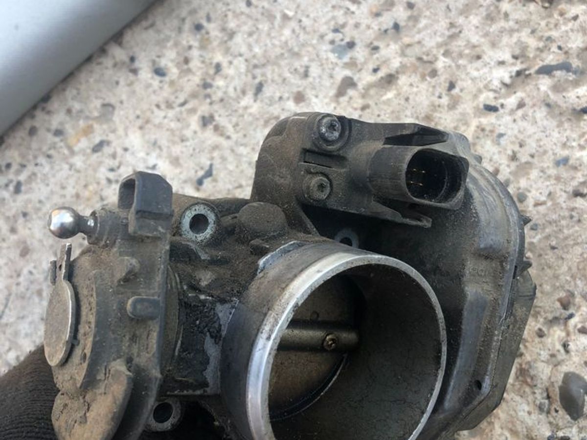 https://ycs.partsauto.market/partsauto-images/thmbs/d39490ea3ea4bc21b870470ef3e537ec/72bc01b8fba2c683c65066400353745c/da9d18a252425ba8f31e8590fb991f87.jpg