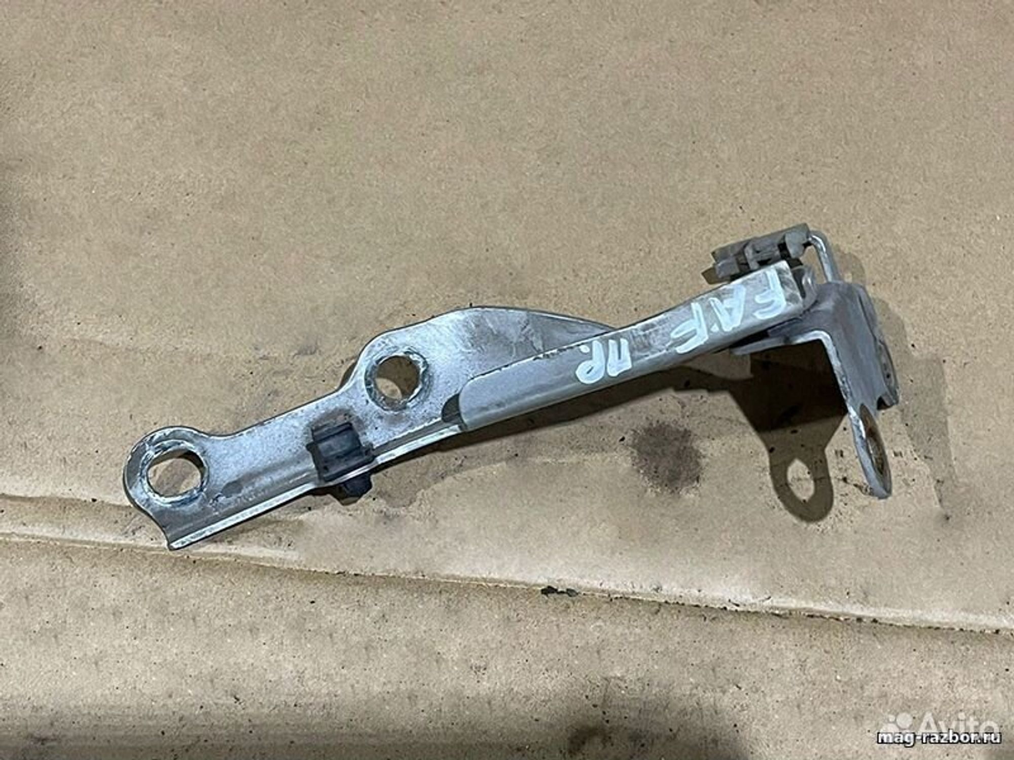 https://ycs.partsauto.market/partsauto-images/thmbs/d89d66a30f14dbad161fb7a986aa0fe5/parts/817fd541-fba5-5022-98fa-6d9ba09a288a_76076db4-4d04-4346-b892-9a19e2fb0813.jpg