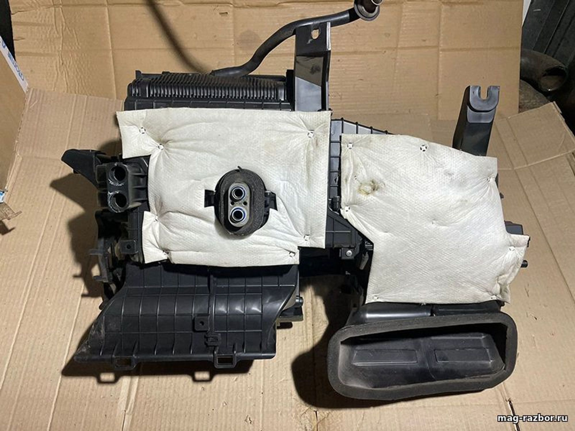https://ycs.partsauto.market/partsauto-images/thmbs/d89d66a30f14dbad161fb7a986aa0fe5/parts/bf9b46c6-e2c5-5289-9193-ba6b71cd5b99_b42a5270-821e-4b9a-b9a7-dd568f088613.jpg