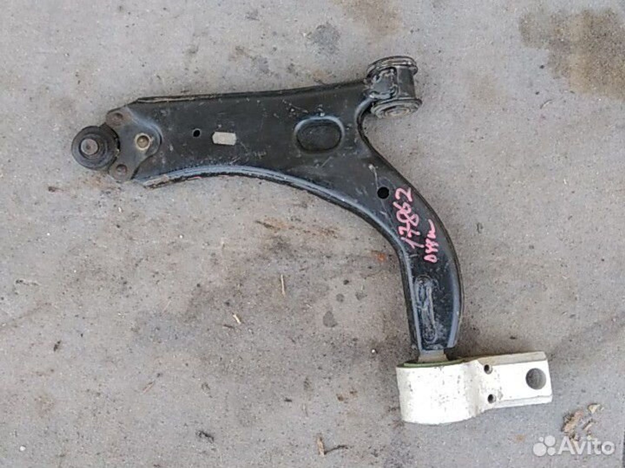 Рычаг подвески Mazda Demio DY, 1000 рублей, Ленина