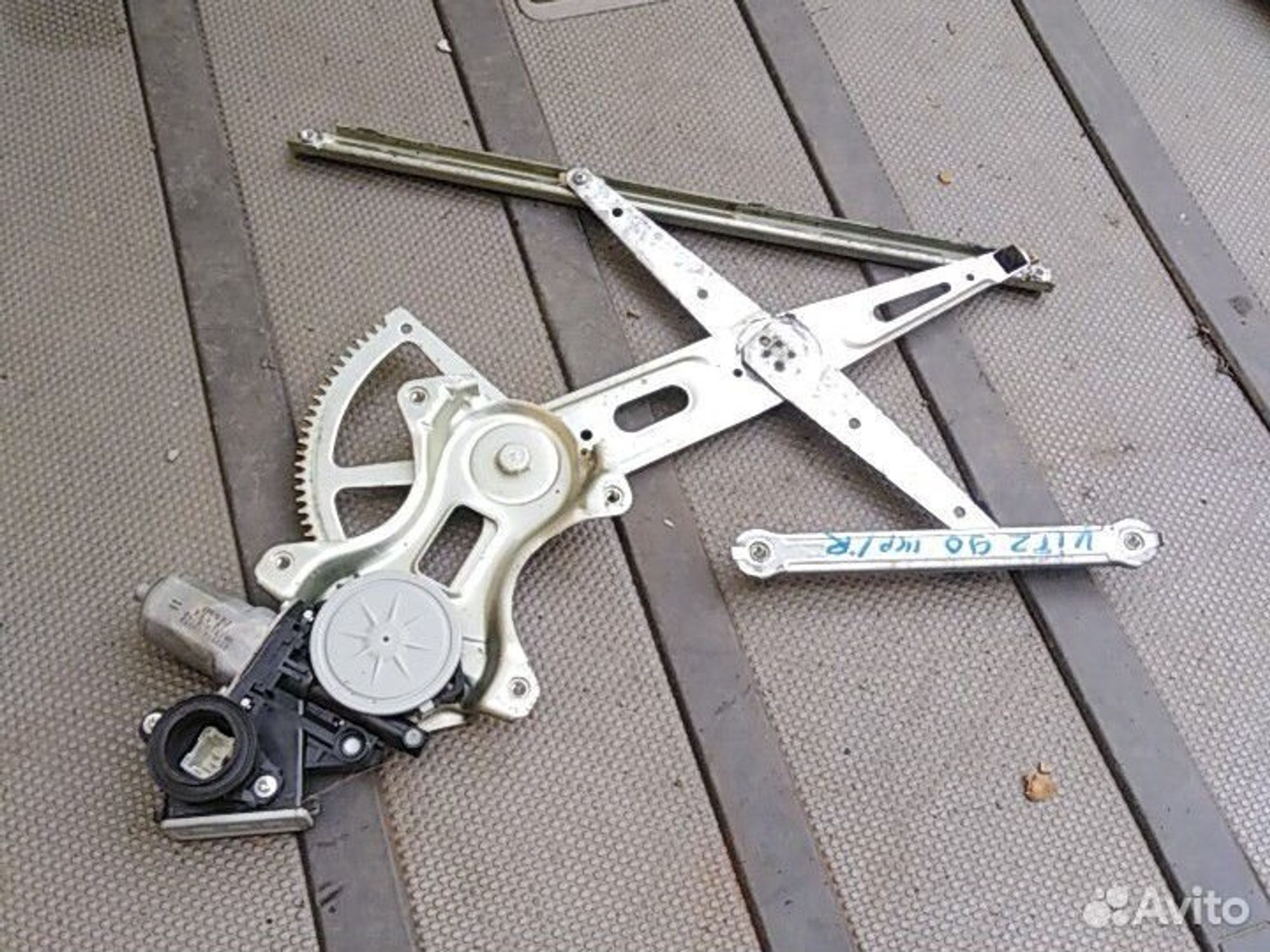 Стеклоподъёмник правый Toyota Vitz ksp90, 1000 рублей, Ленина