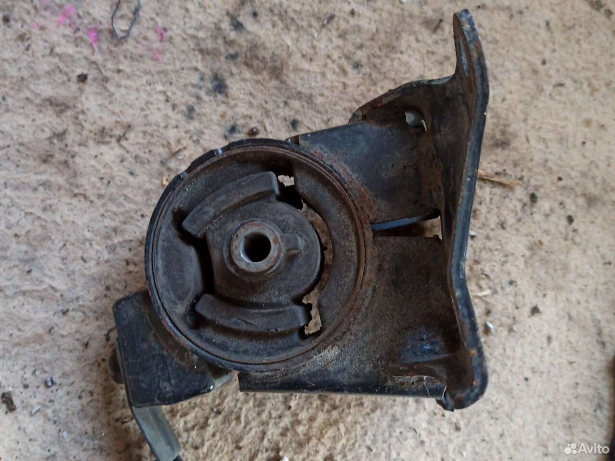 Подушка двигателя левая Nissan x-trail nt30, 700 рублей, Ленина