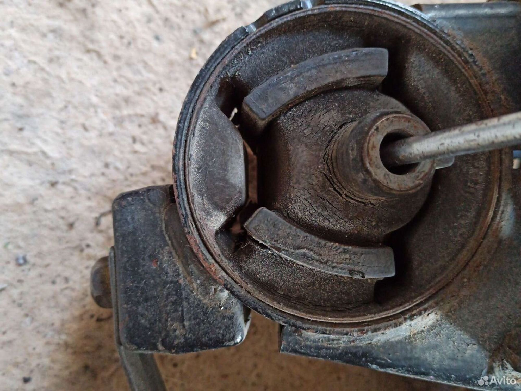 Подушка двигателя левая Nissan x-trail nt30, 700 рублей, Ленина