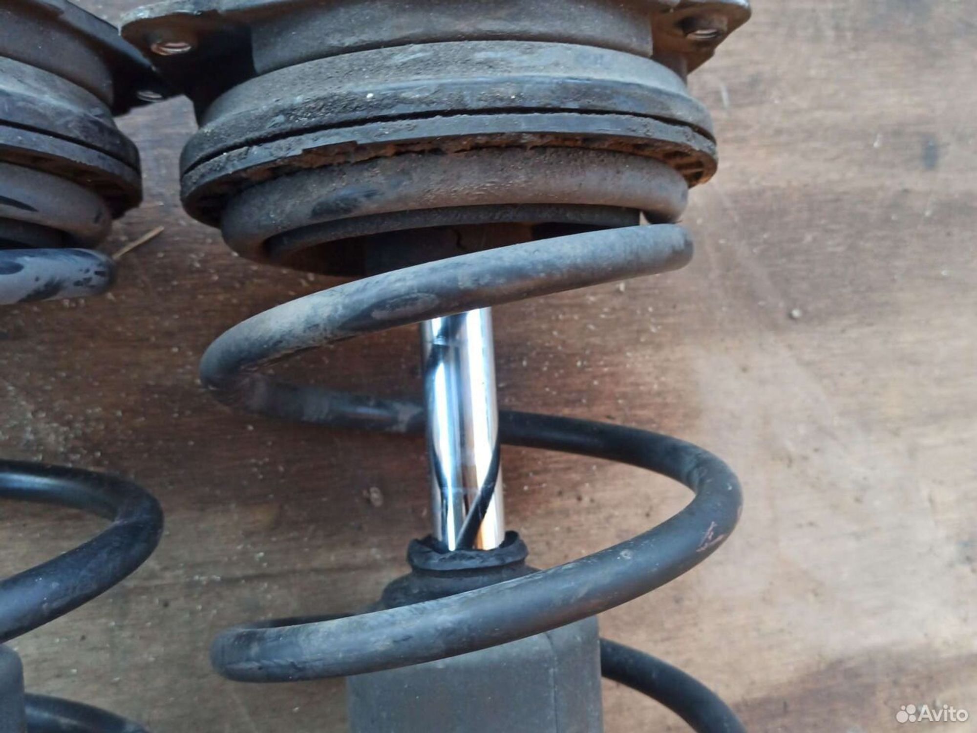 Стойки Nissan Tiida C 11, 6000 рублей, Ленина