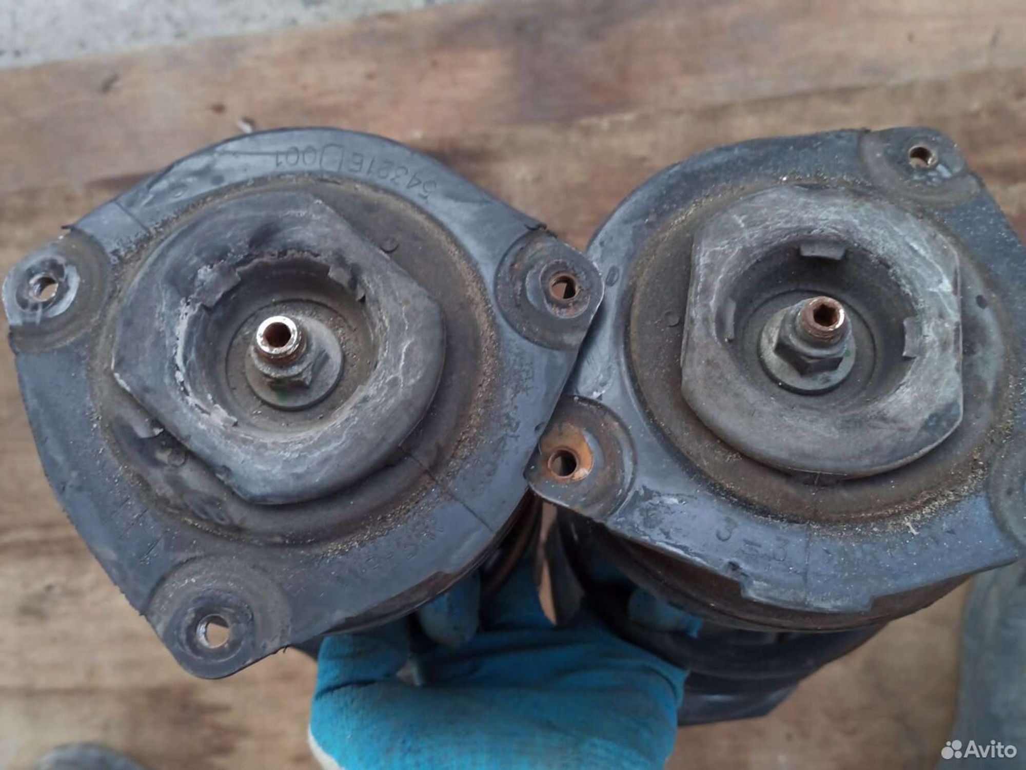 Стойки Nissan Tiida C 11, 6000 рублей, Ленина