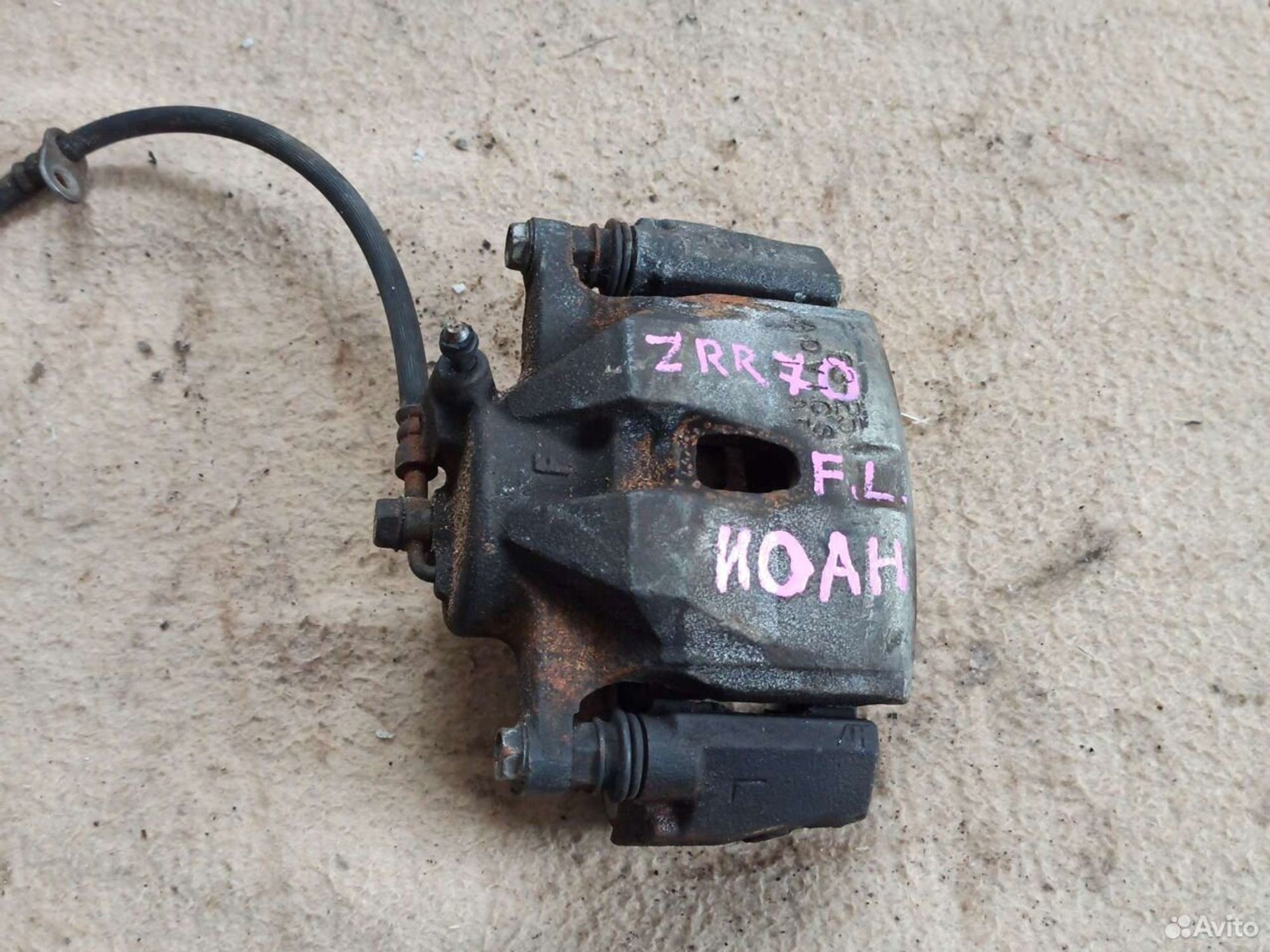 Тормозной суппорт левыйт Toyota Voxy, Noah zrr70, 1300 рублей, Ленина