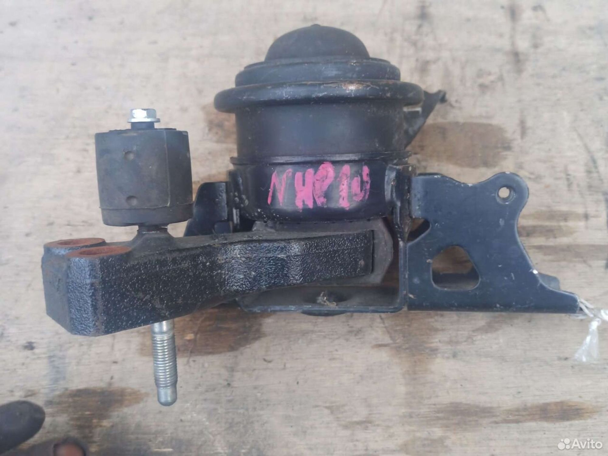 Подушка двигателя правая Toyota Aqua NHP10, 1300 рублей, Ленина