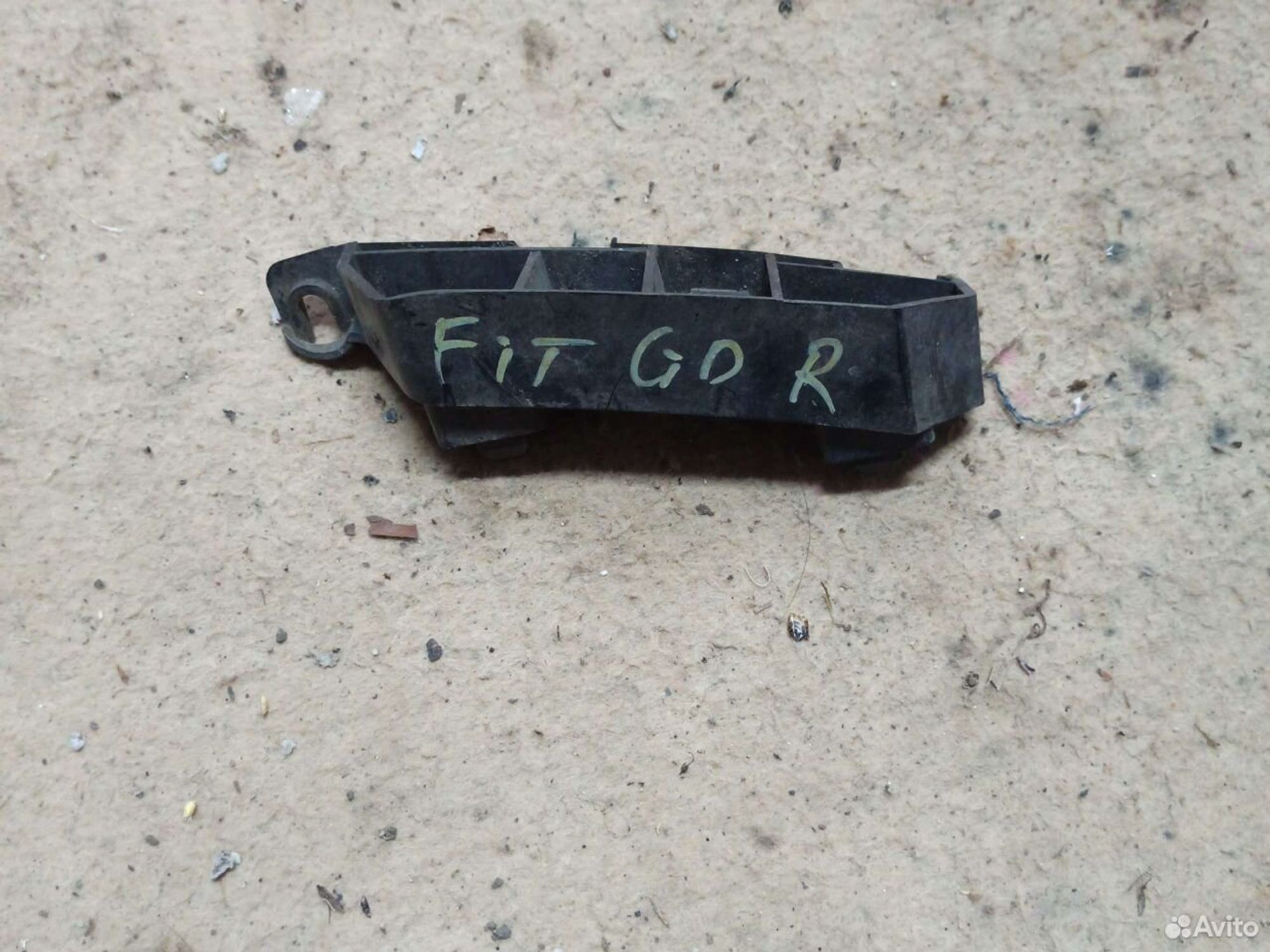 Крепление бампера Honda Fit GD1 правое, 400 рублей, Ленина