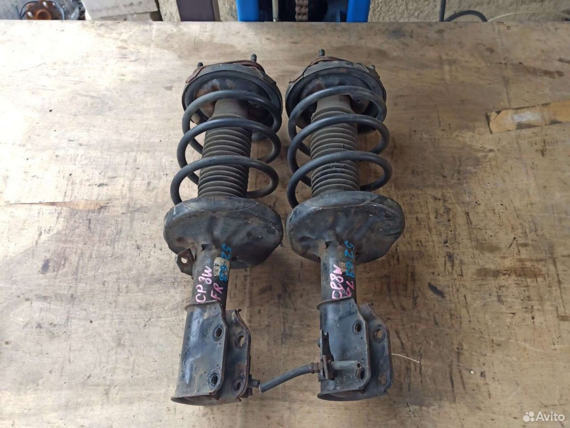 Стойки передние пара Mazda Premacy cp8w, 7500 рублей, Ленина