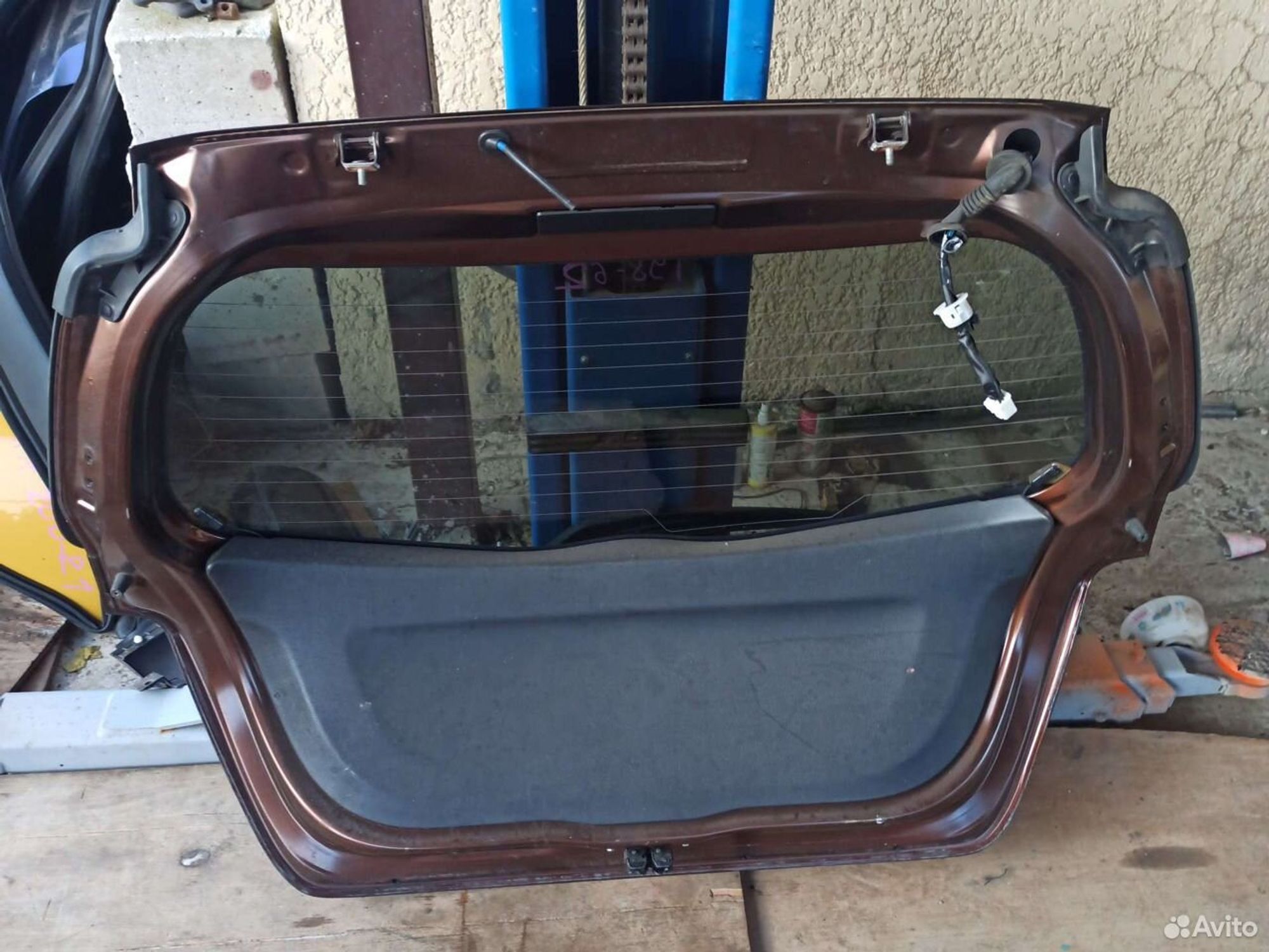Дверь, крышка багажника Toyota Vitz 130, 10000 рублей, Ленина
