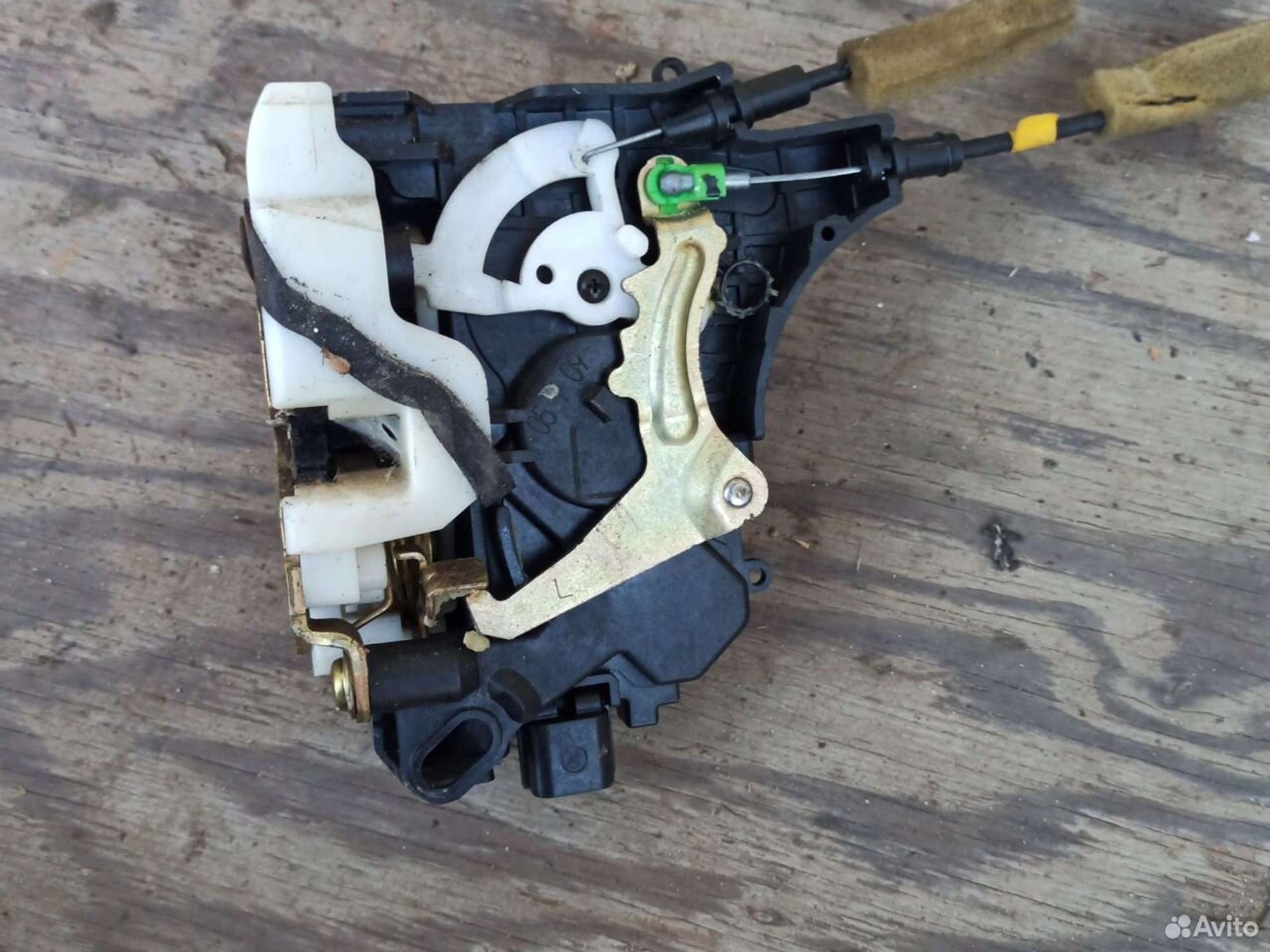 Замок двери Mitsubishi Outlander XL передний левый, 800 рублей, Ленина