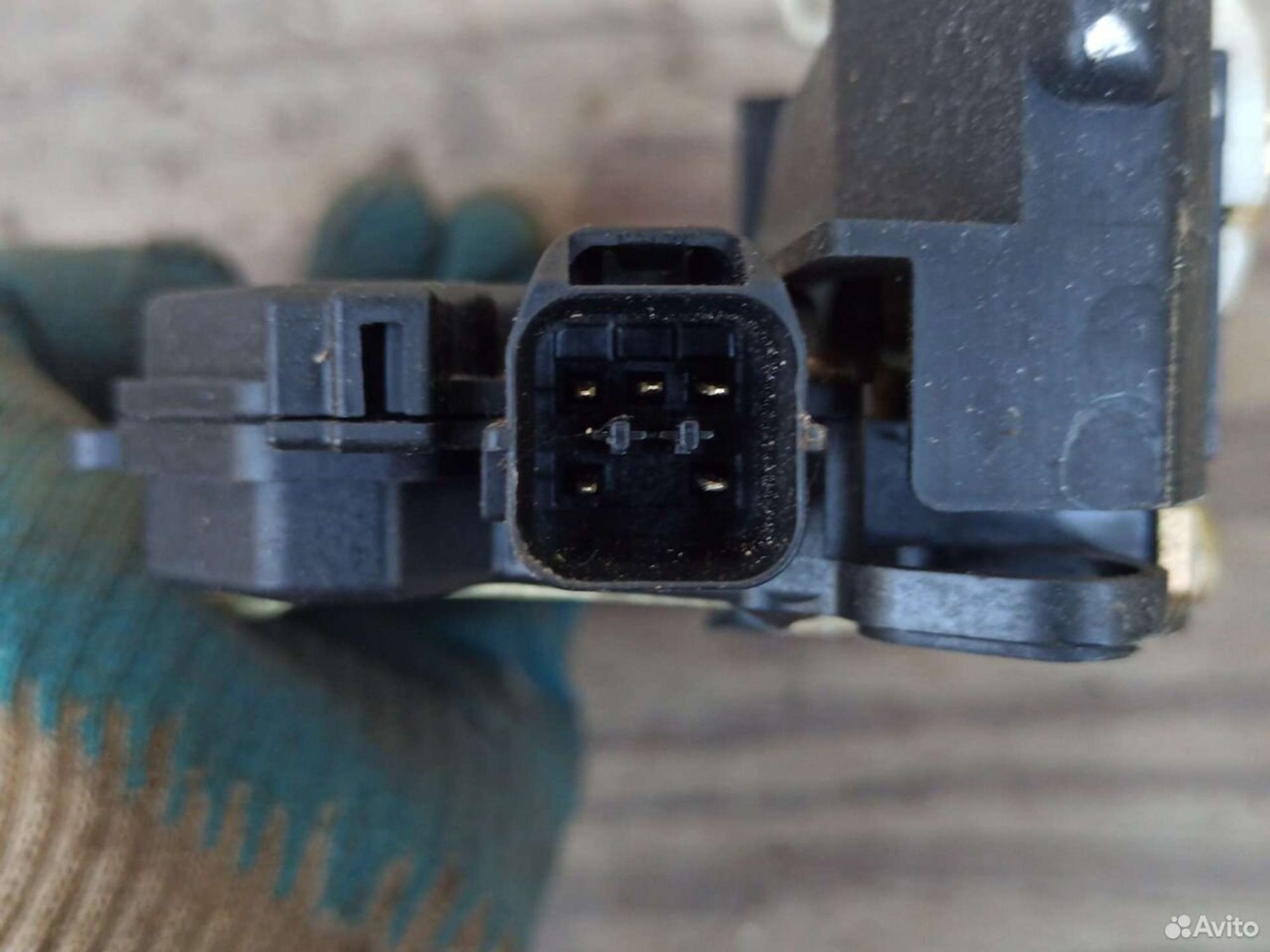 Замок двери Mitsubishi Outlander XL передний левый, 800 рублей, Ленина