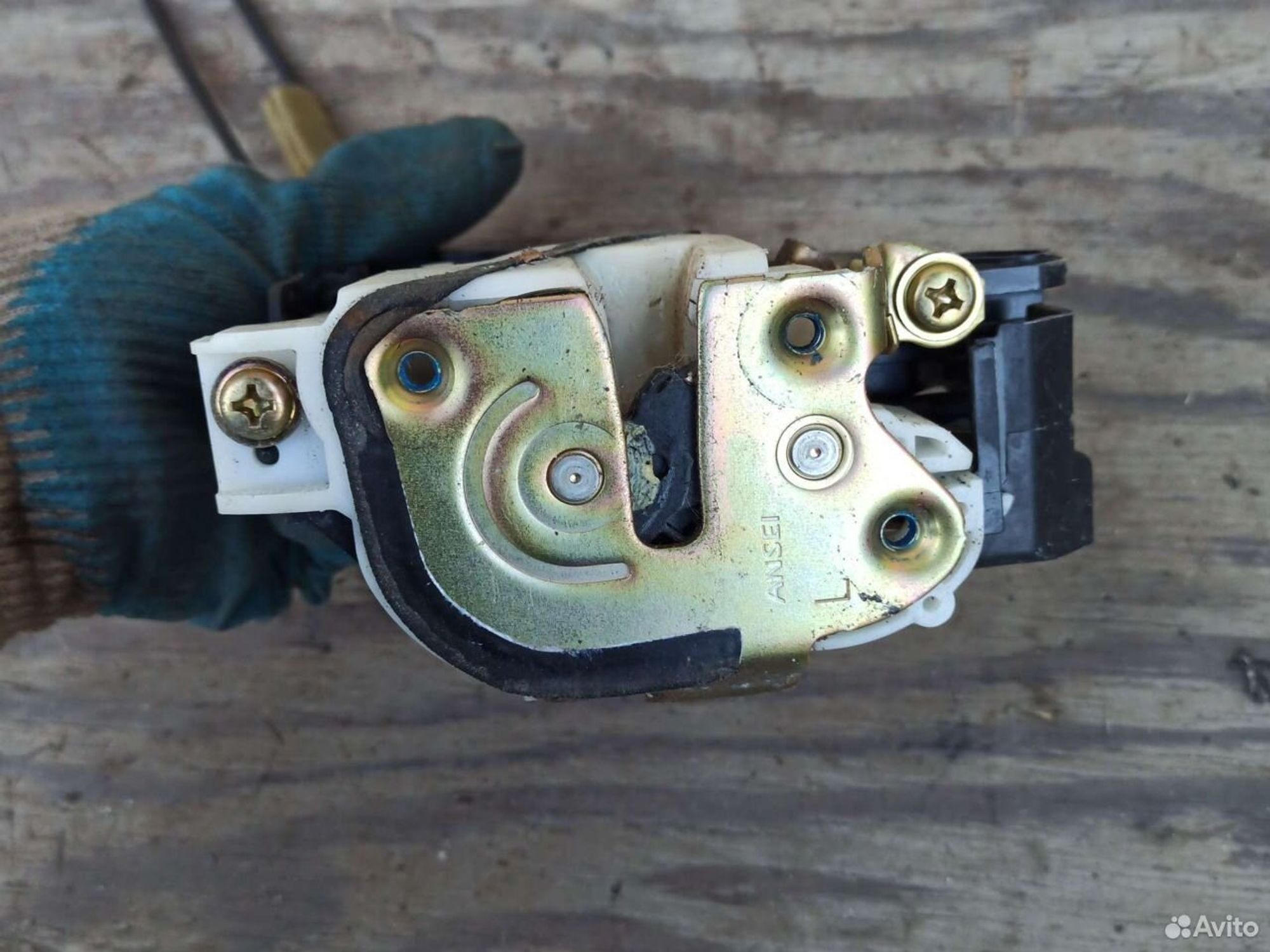 Замок двери Mitsubishi Outlander XL передний левый, 800 рублей, Ленина