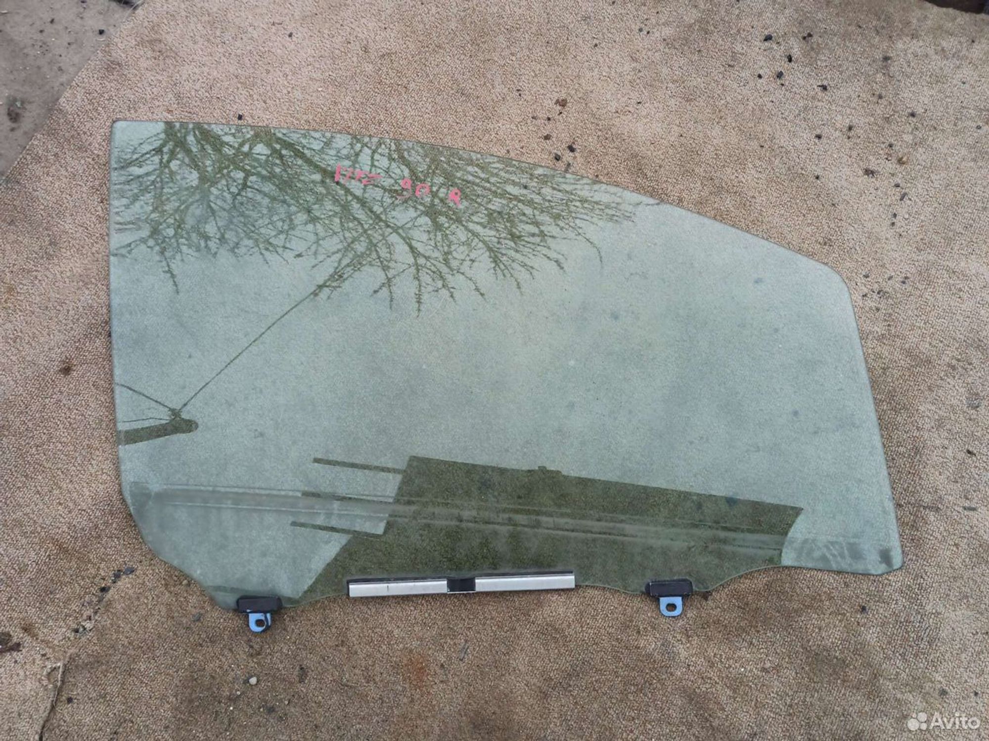 Стекло Toyota Vitz ksp90 правое, 1000 рублей, Ленина