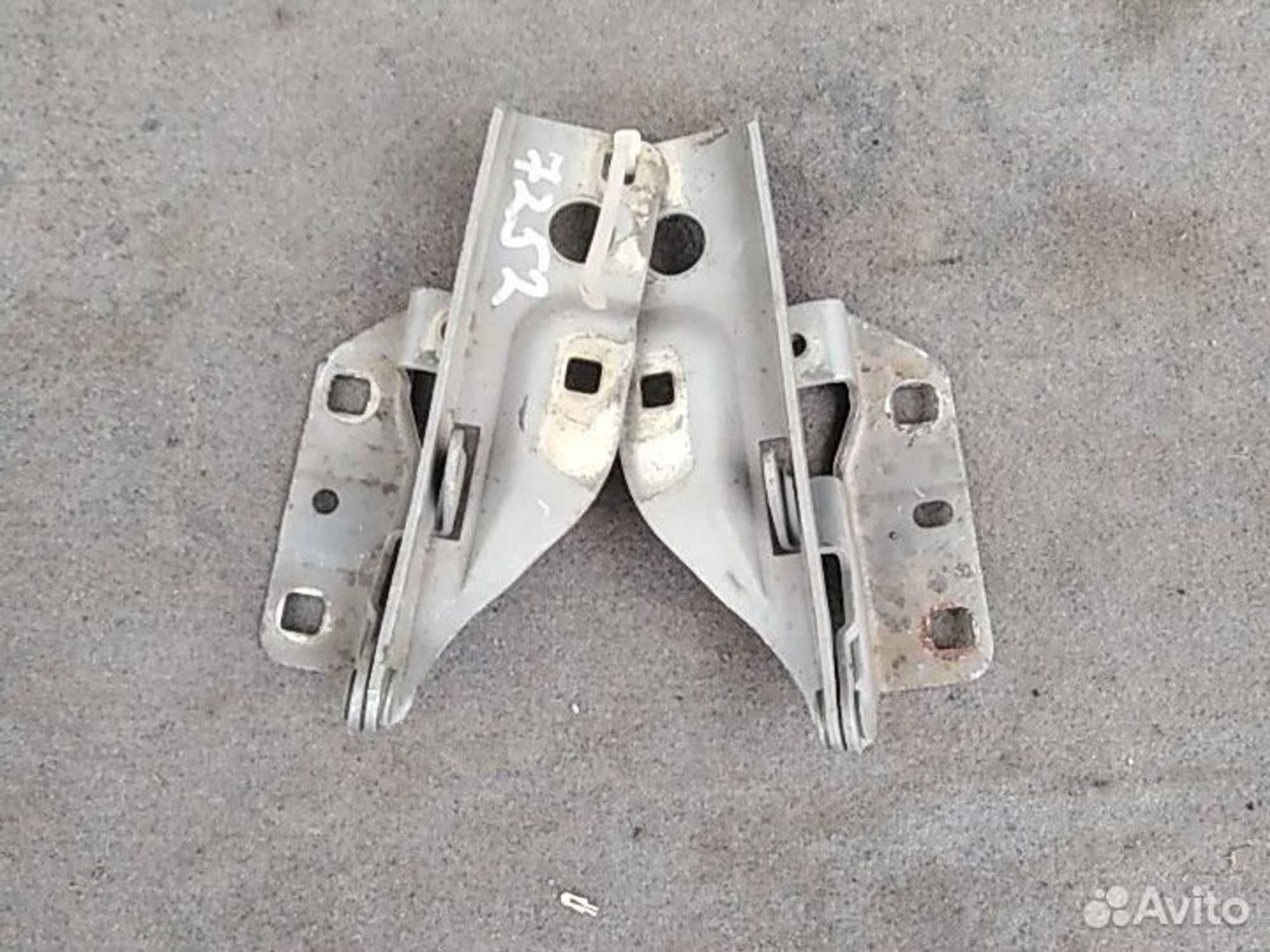 Петли капота Nissan Bluebird Sylphy g10, sunny n16, 500 рублей, Ленина