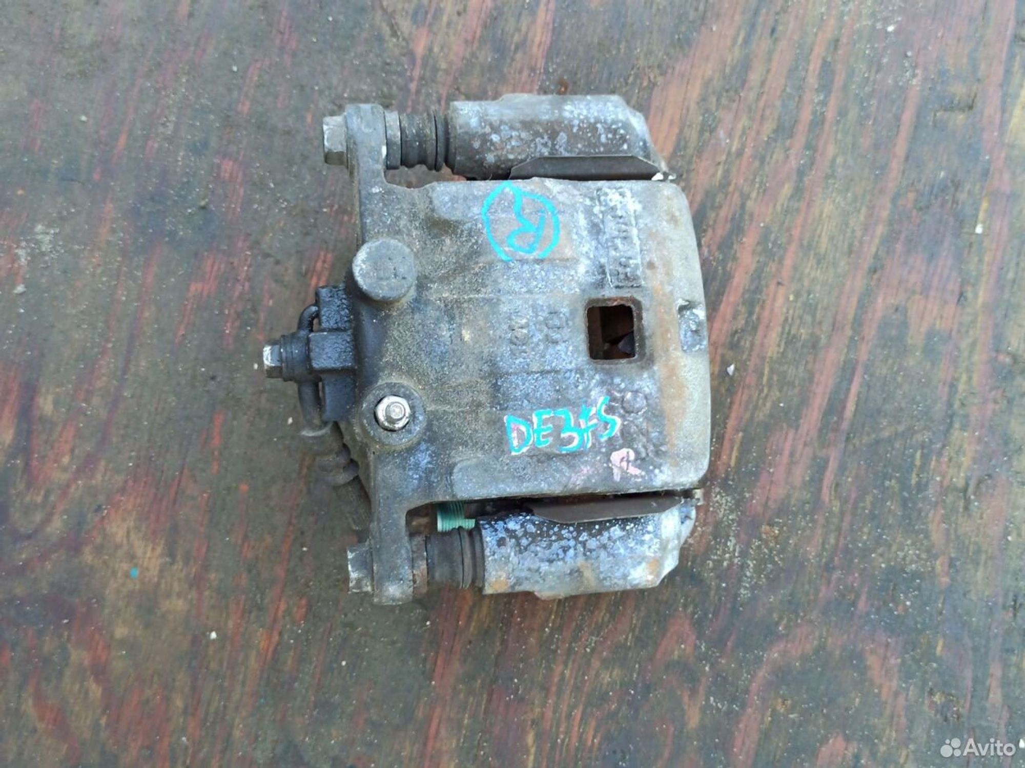 Тормозной суппорт Mazda Demio de3fs правый, 700 рублей, Ленина