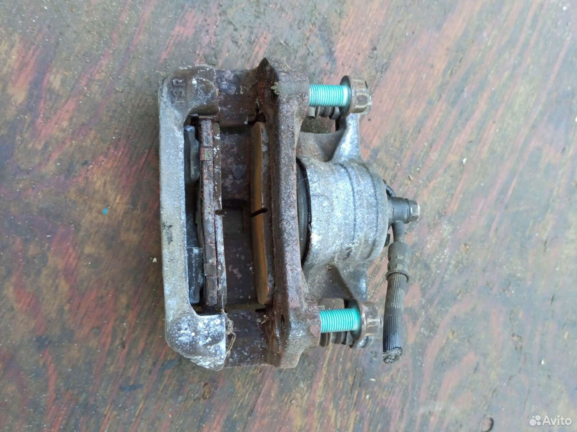 Тормозной суппорт Mazda Demio de3fs правый, 700 рублей, Ленина