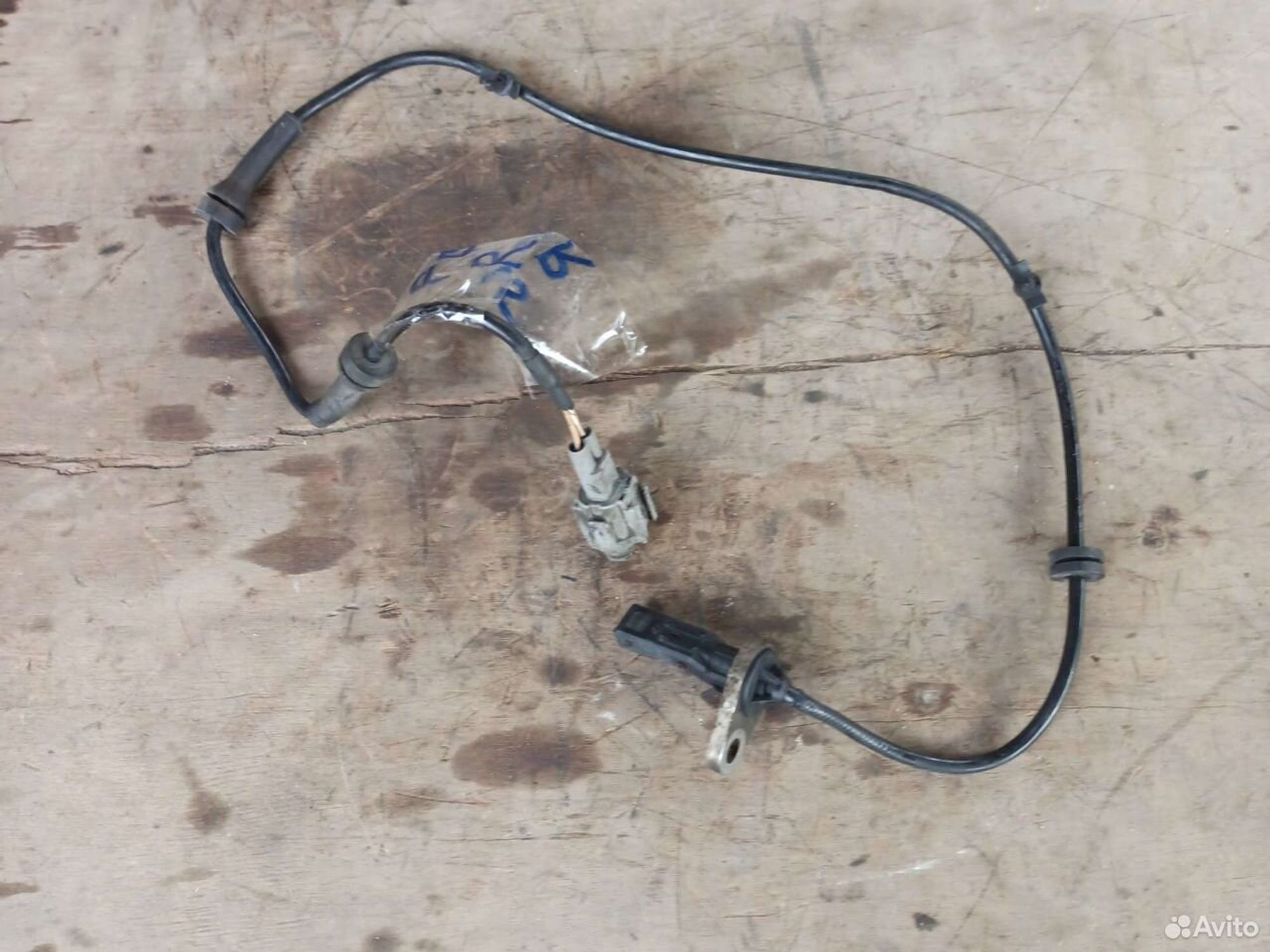 Датчик ABS Nissan Sunny fb15 задний правый, 1000 рублей, Ленина