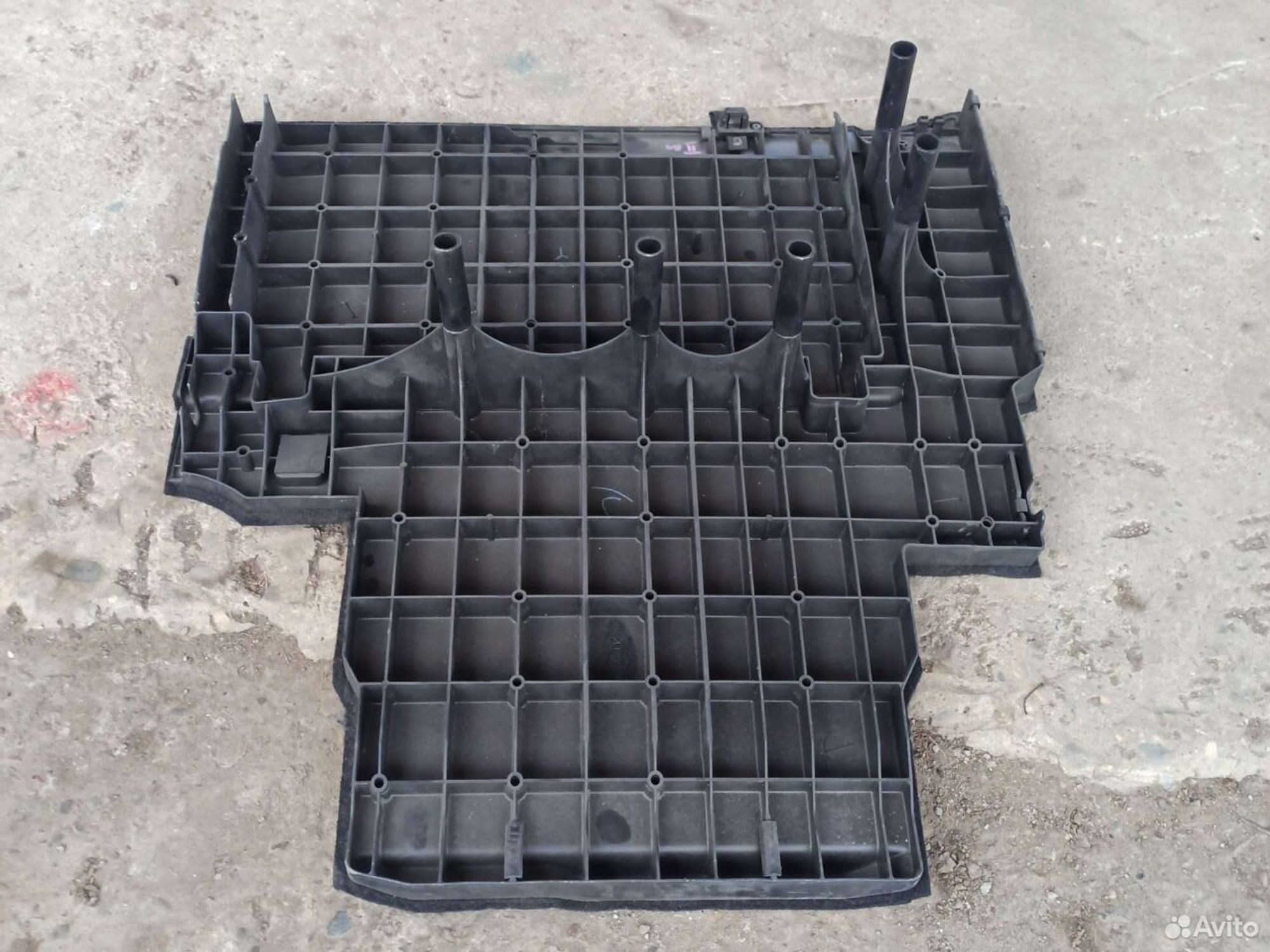 Пол Toyota Funcargo задний правый, 4000 рублей, Ленина