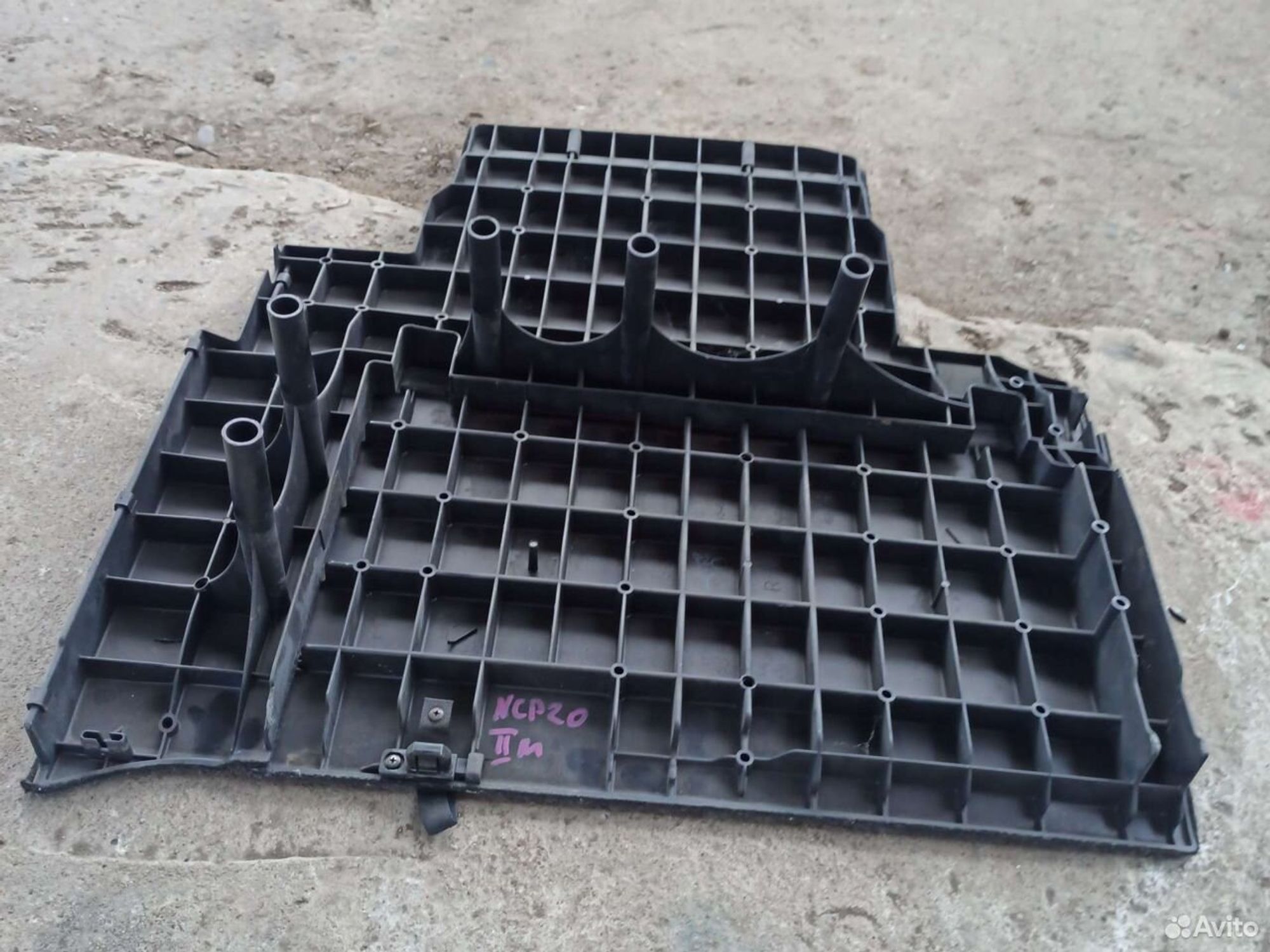 Пол Toyota Funcargo задний правый, 4000 рублей, Ленина