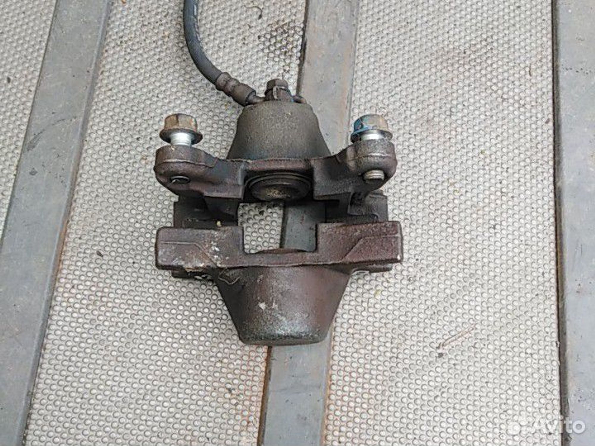 Суппорт задний левый Toyota Altezza gxe15, 1300 рублей, Ленина